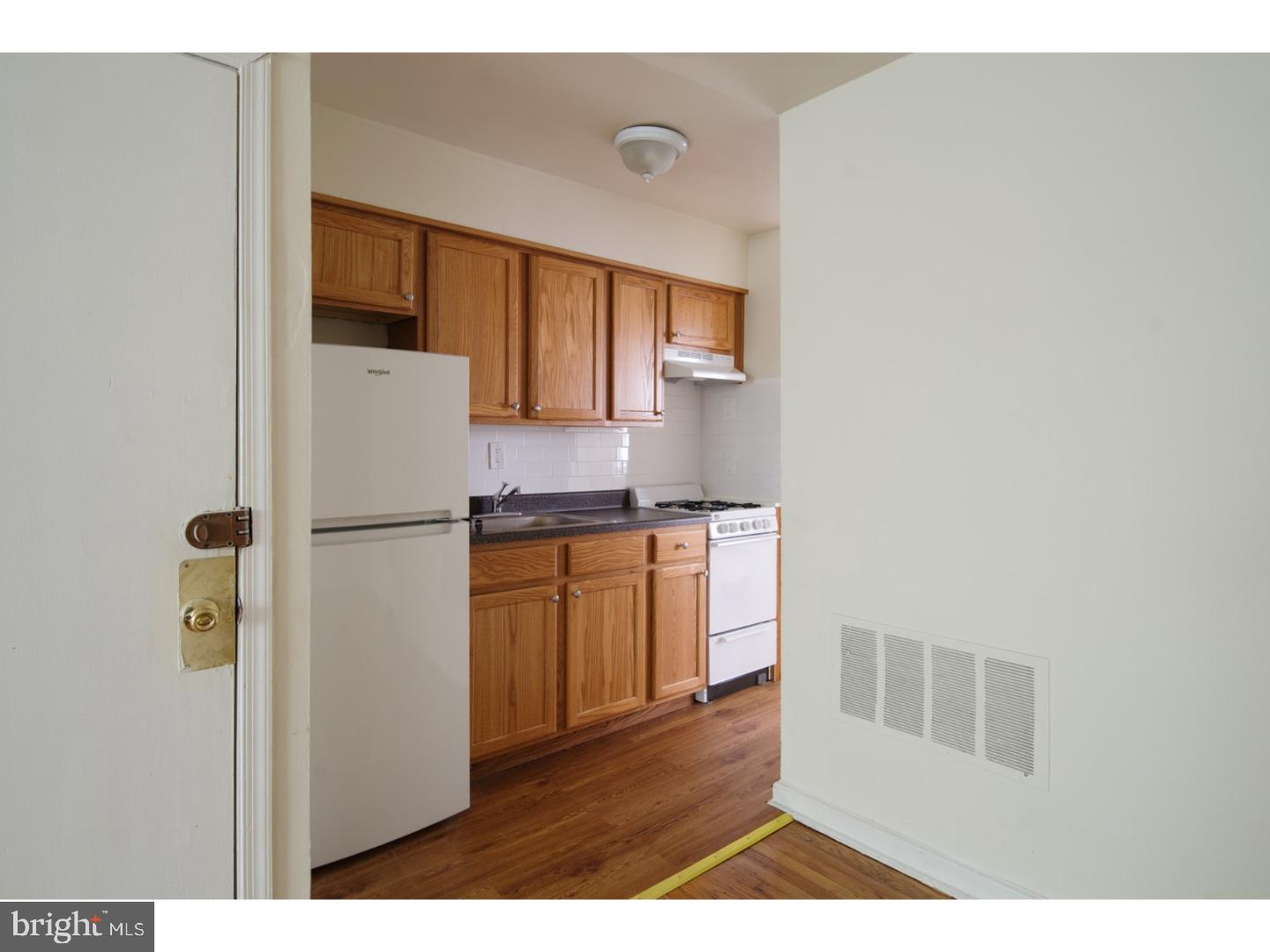 EAST OAK LANE - Residential Lease