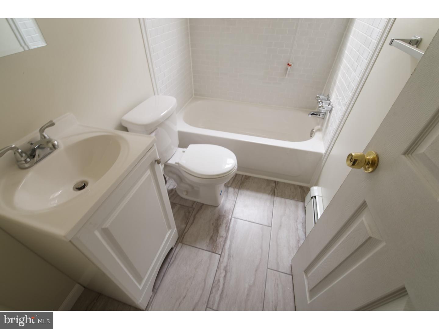EAST OAK LANE - Residential Lease