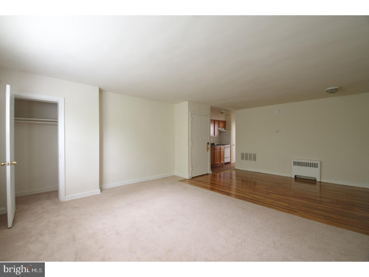 EAST OAK LANE - Residential Lease