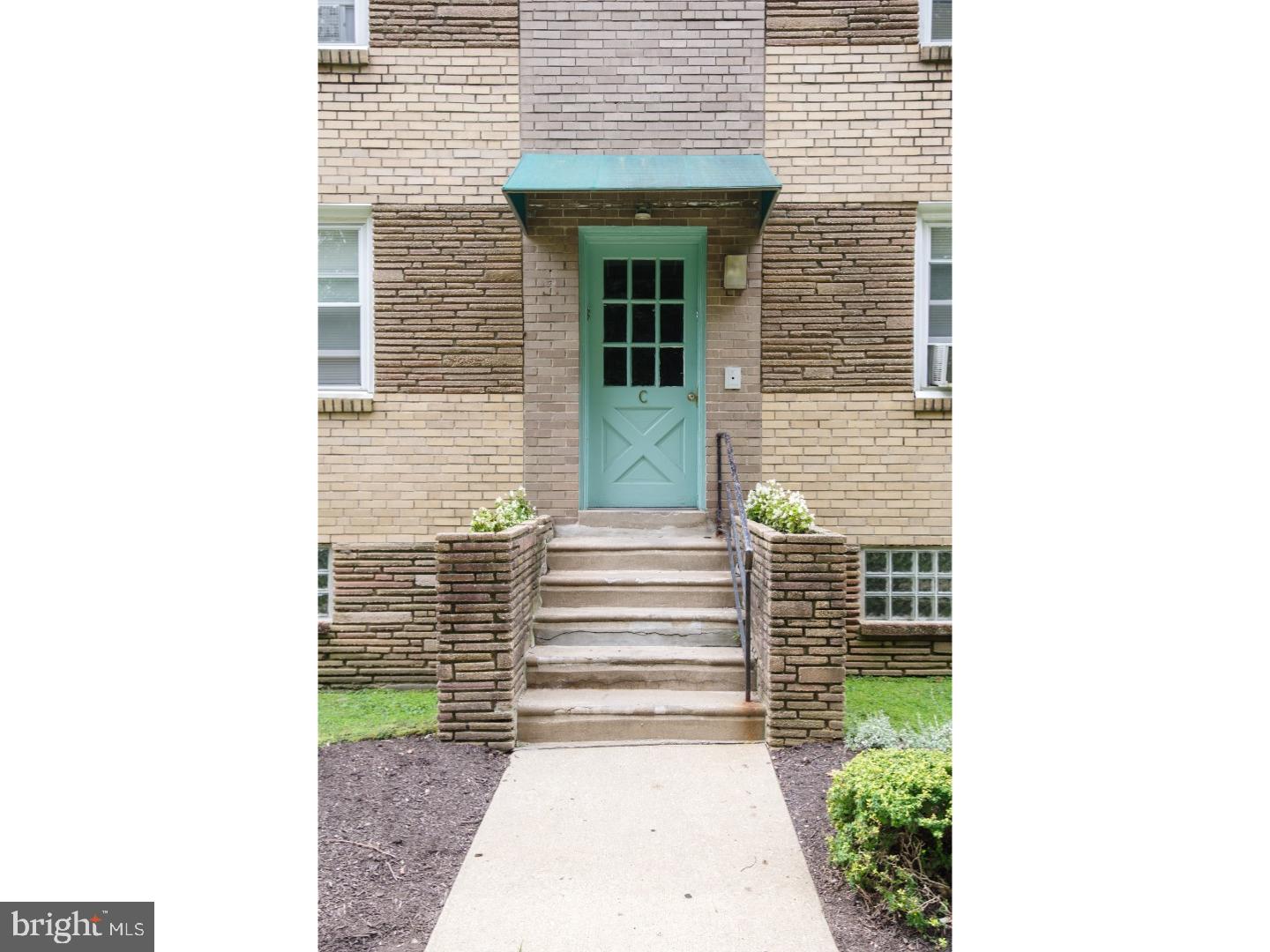 EAST OAK LANE - Residential Lease