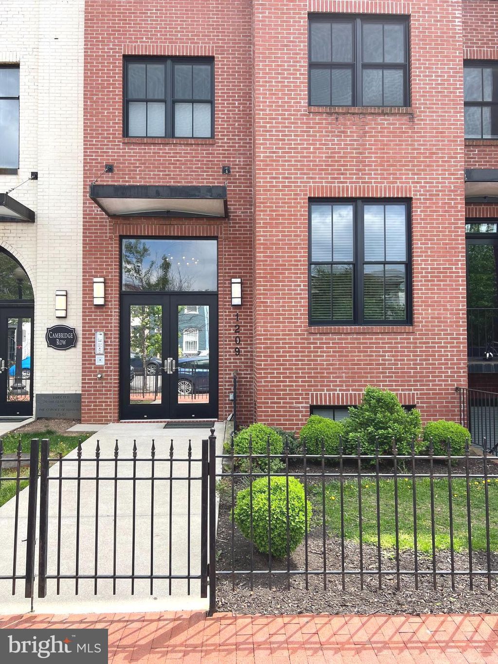 Photo of 1209 G Street SE #8, WASHINGTON, DC 20003 (MLS # DCDC2248626)