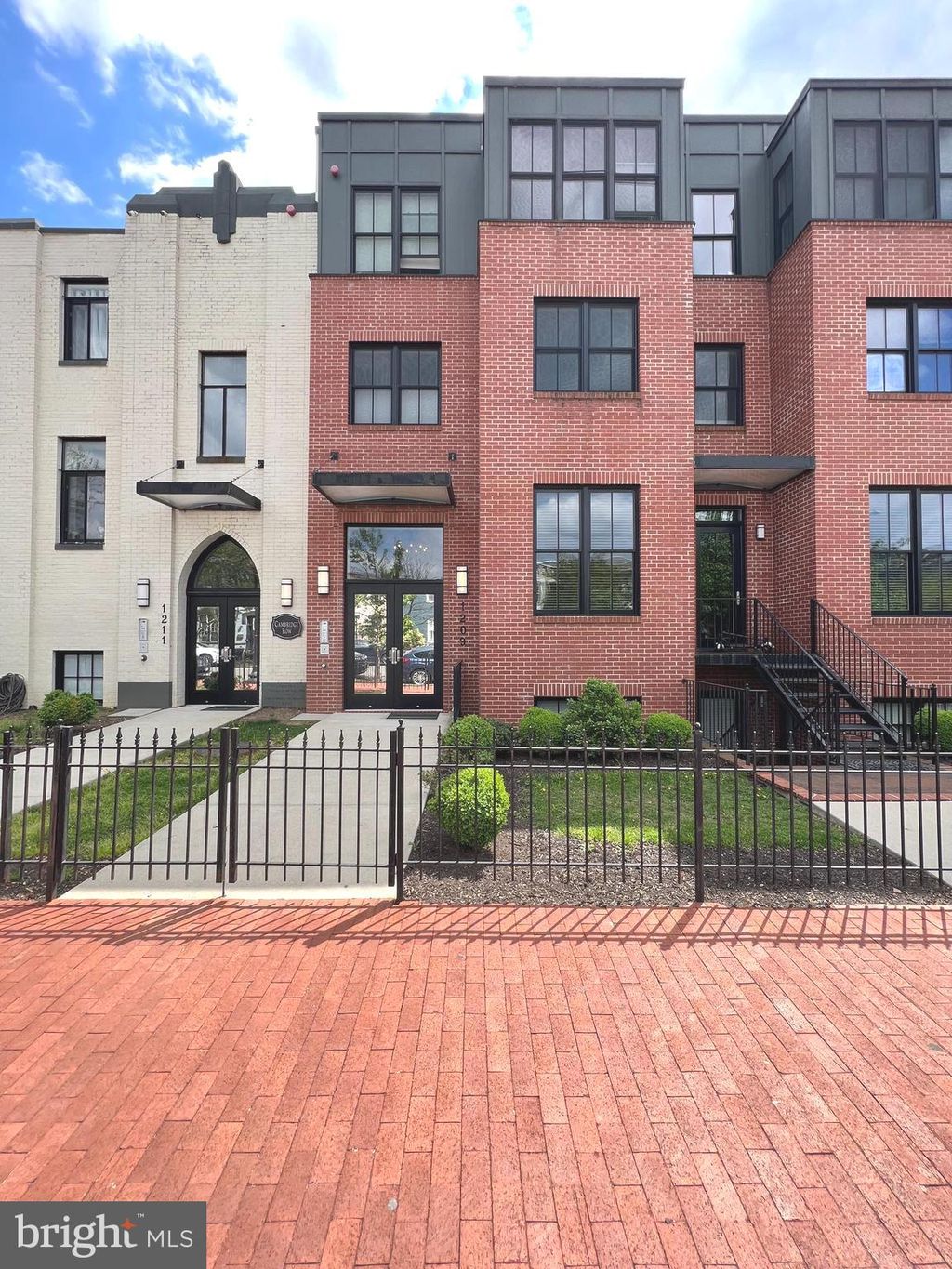 Photo of 1209 G Street SE #8, WASHINGTON, DC 20003 (MLS # DCDC2248626)