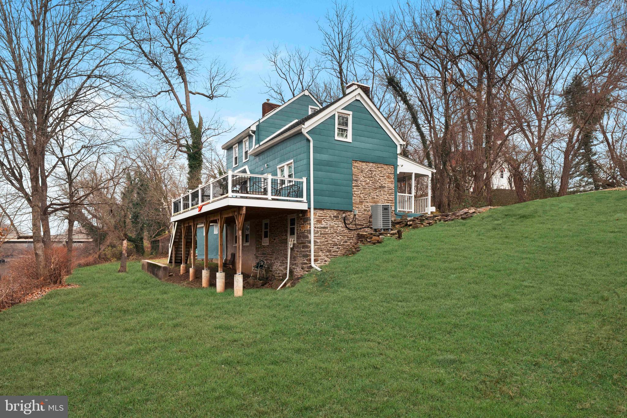 NEWPORTVILLE - Residential