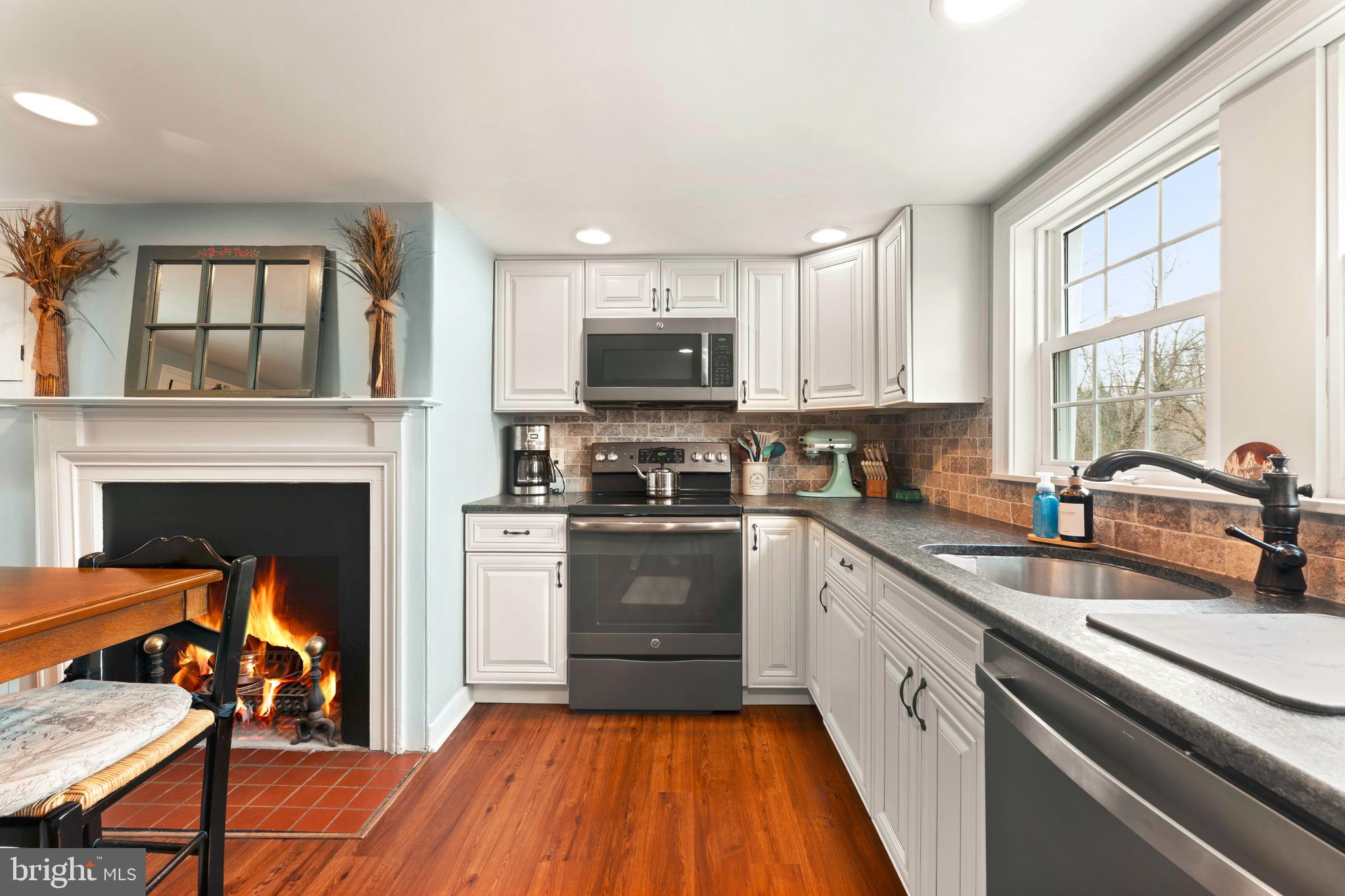 NEWPORTVILLE - Residential