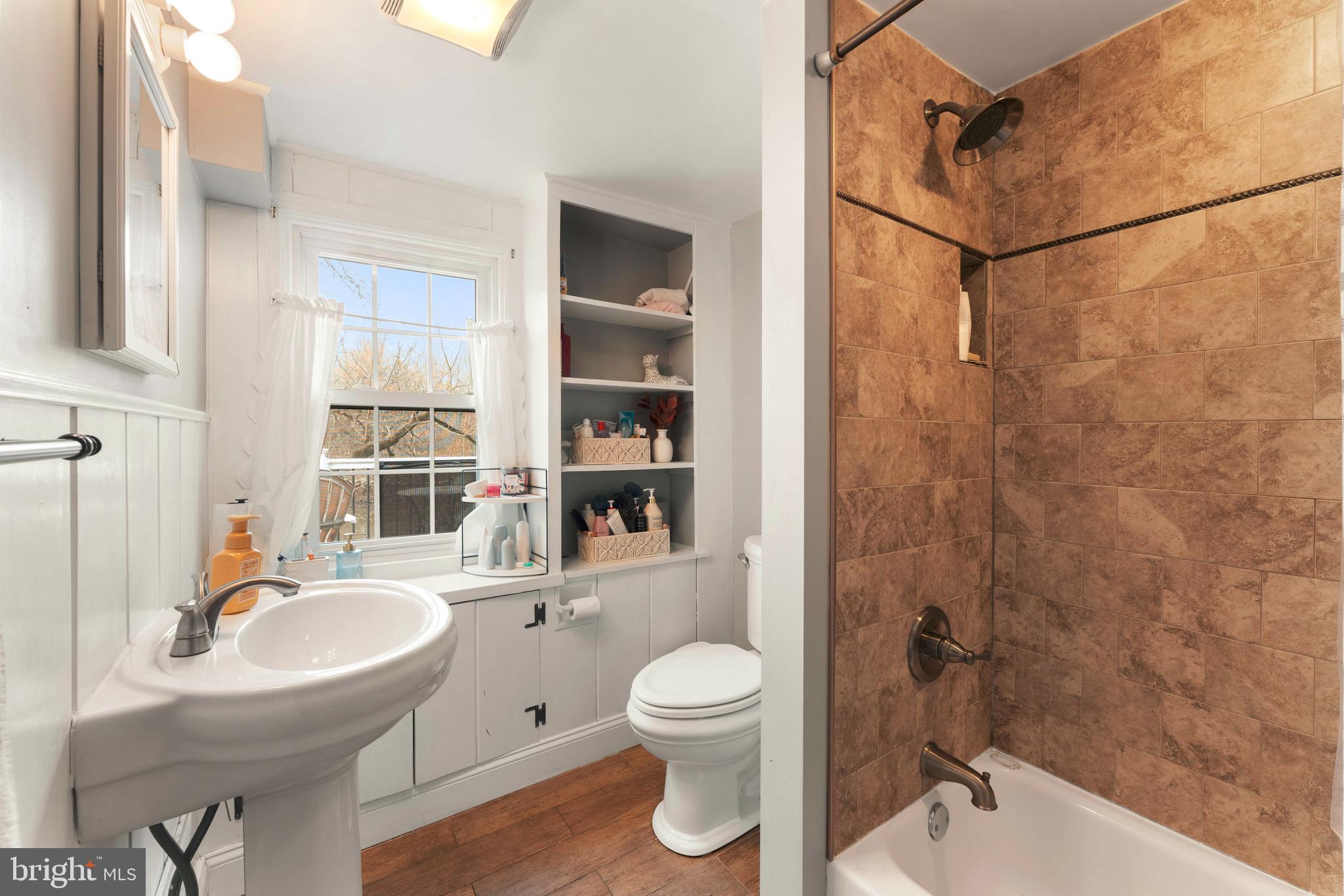 NEWPORTVILLE - Residential