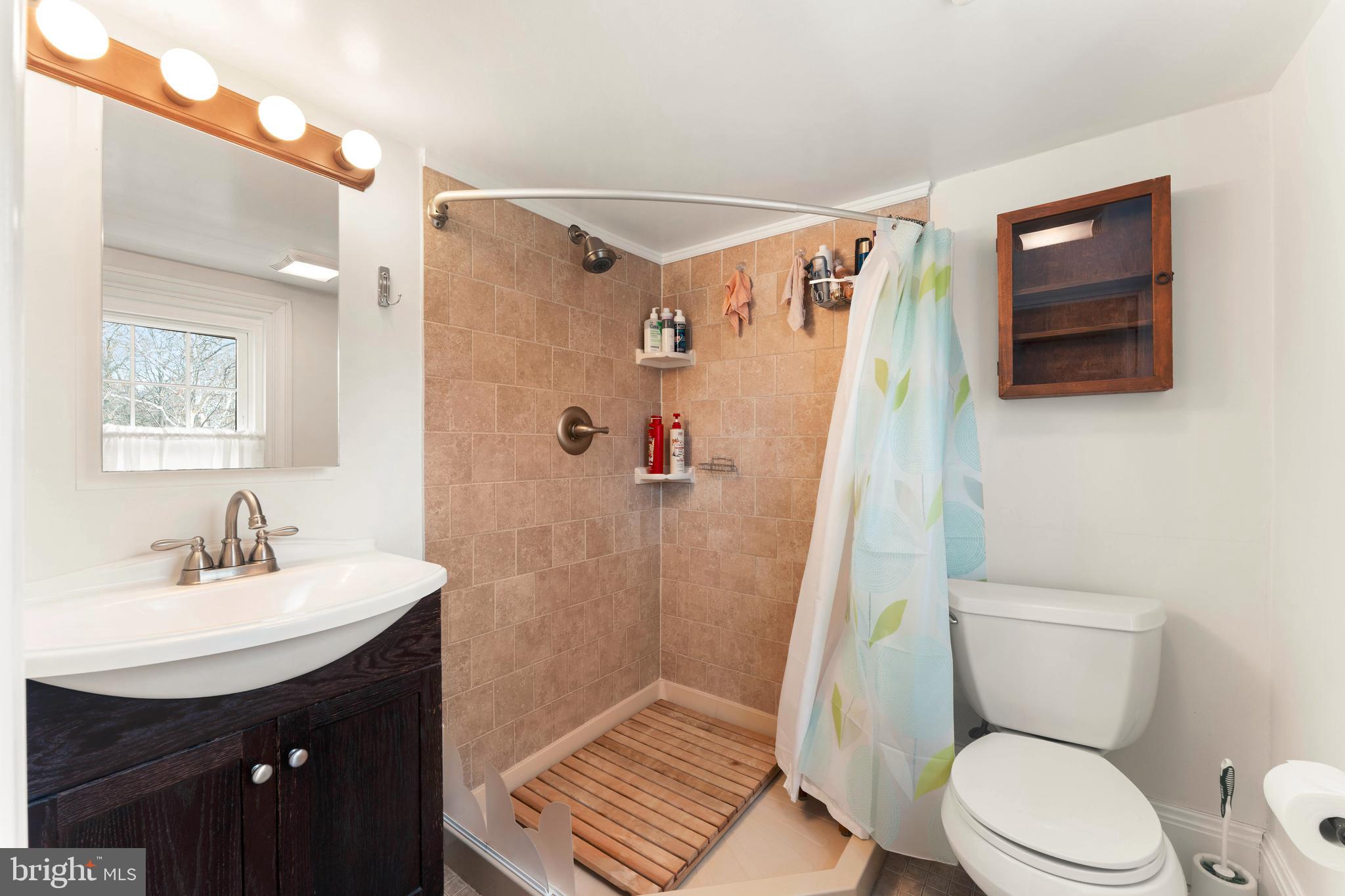 NEWPORTVILLE - Residential