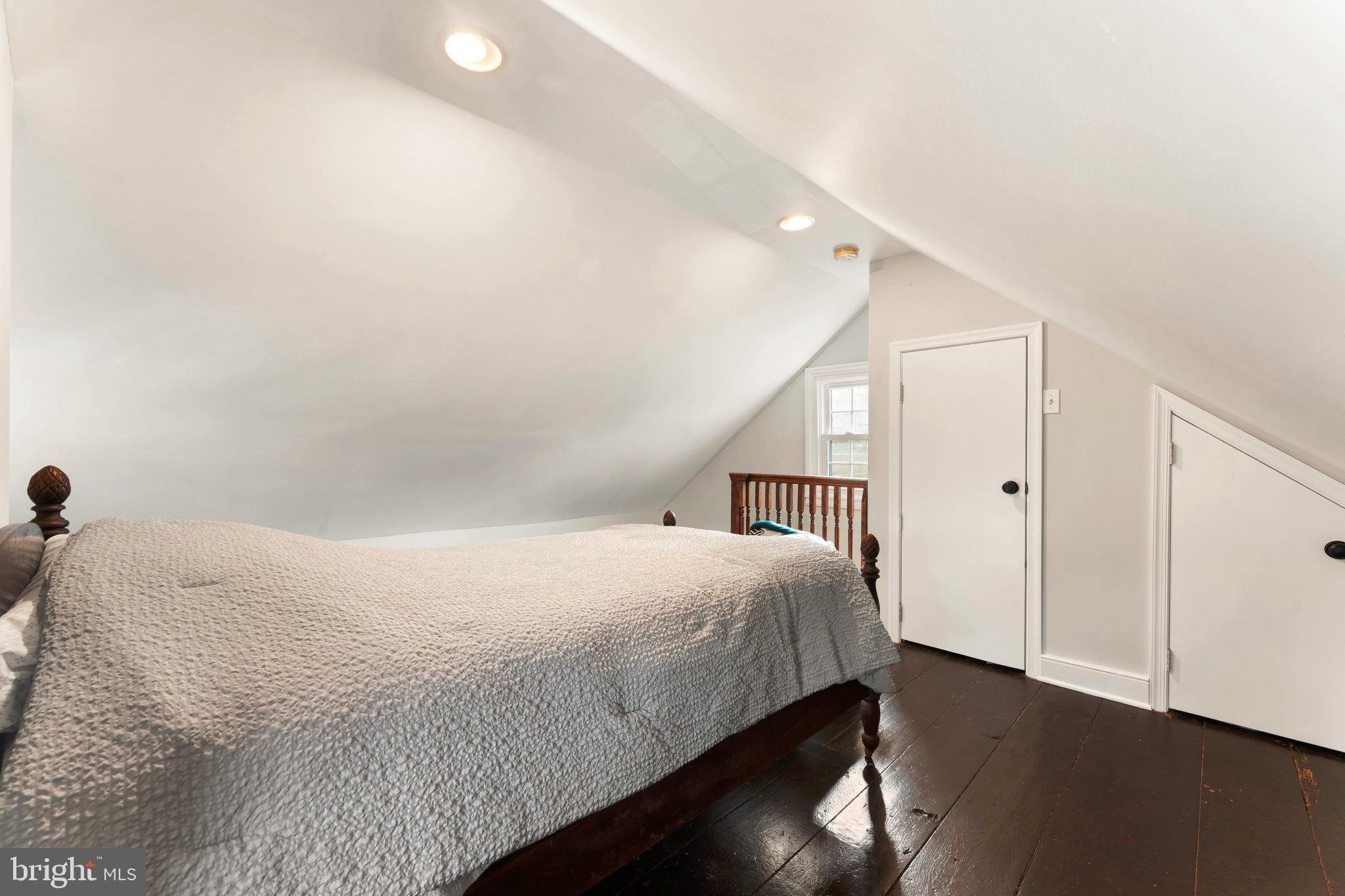 NEWPORTVILLE - Residential