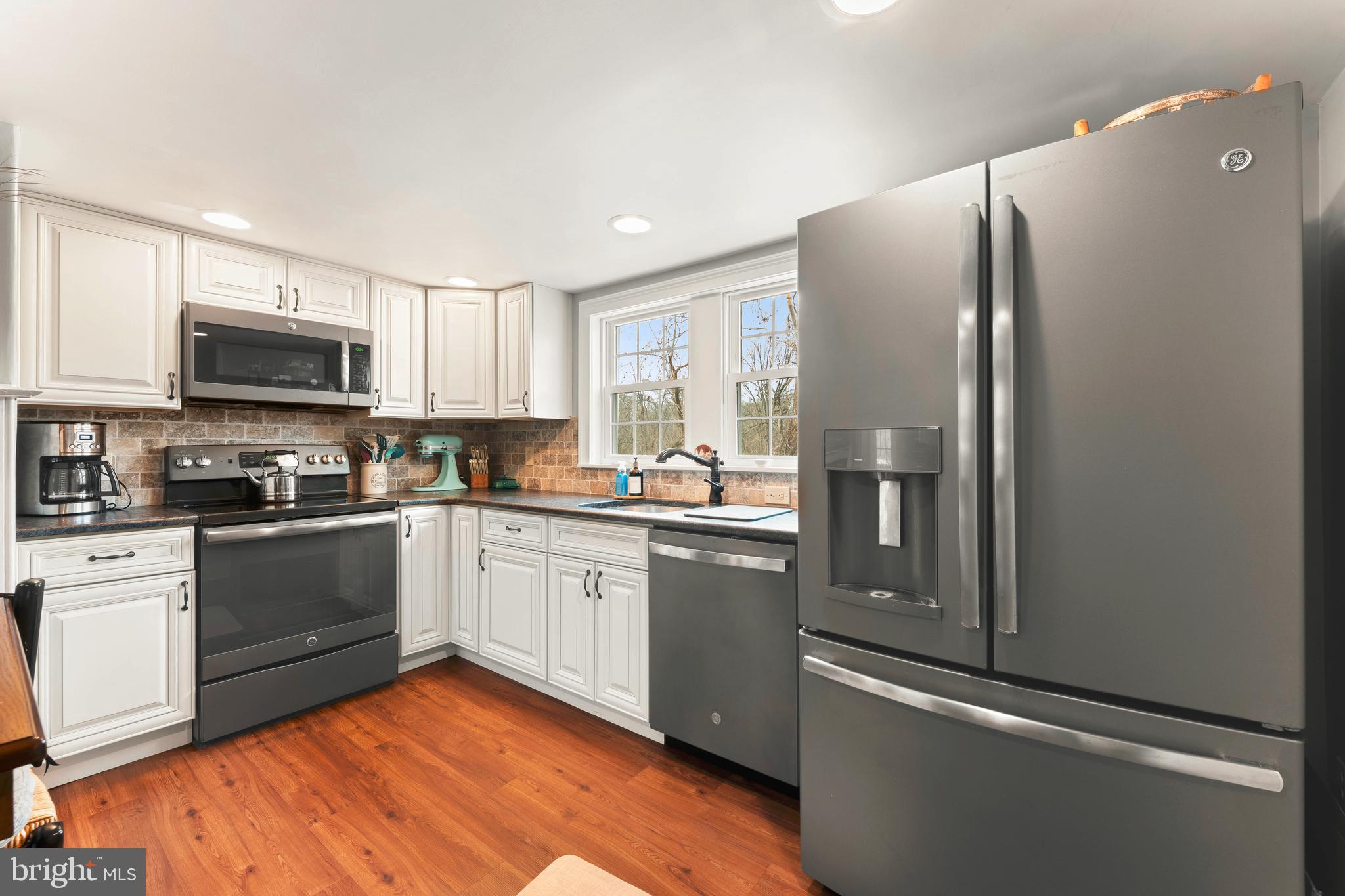 NEWPORTVILLE - Residential