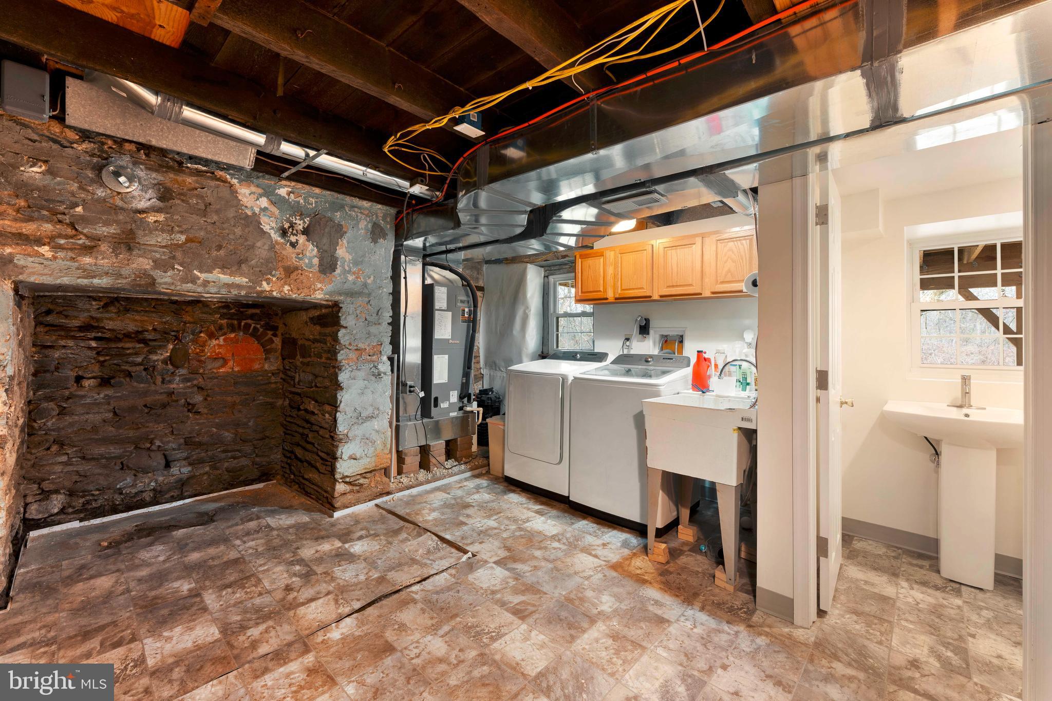 NEWPORTVILLE - Residential