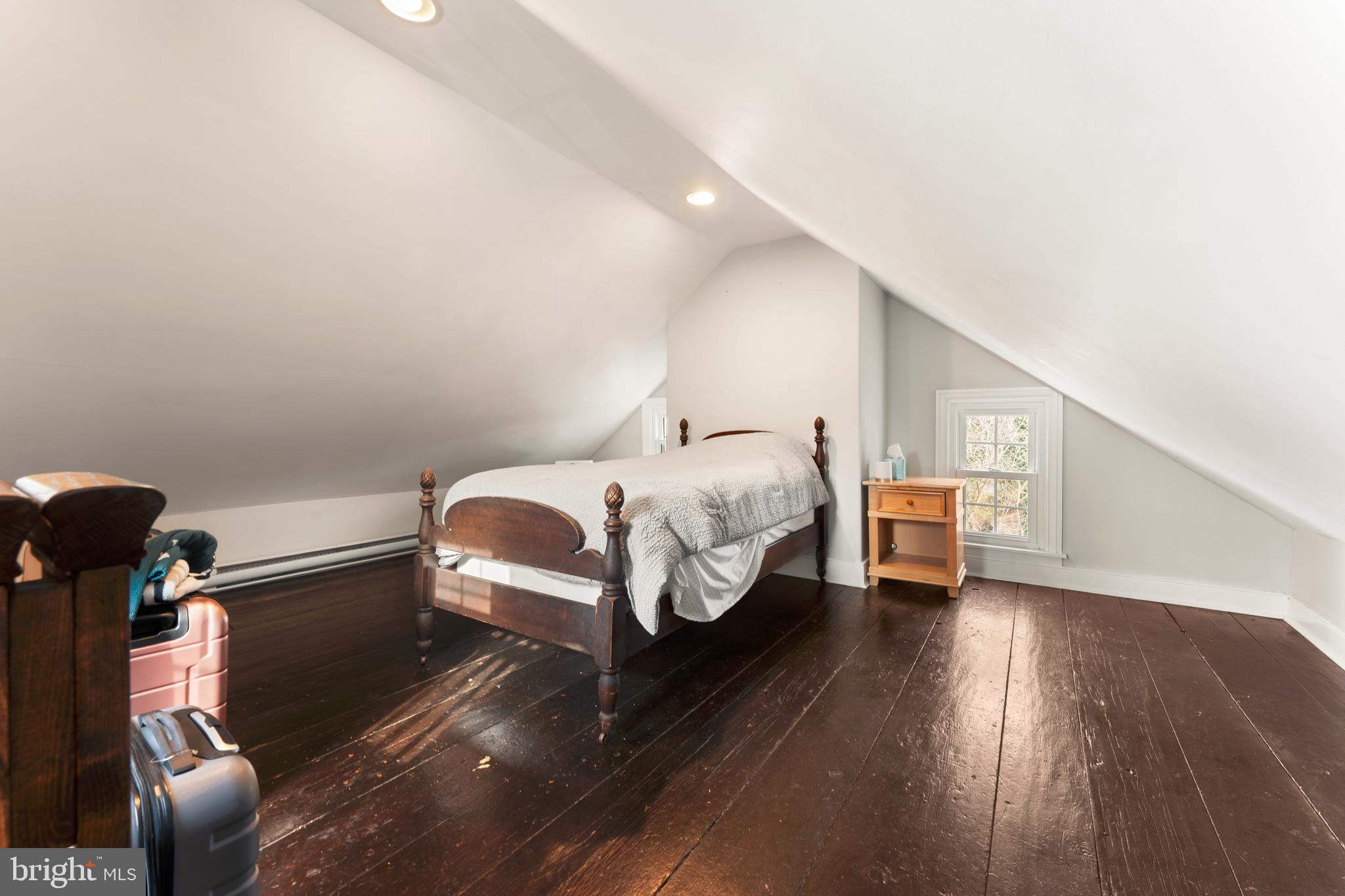 NEWPORTVILLE - Residential