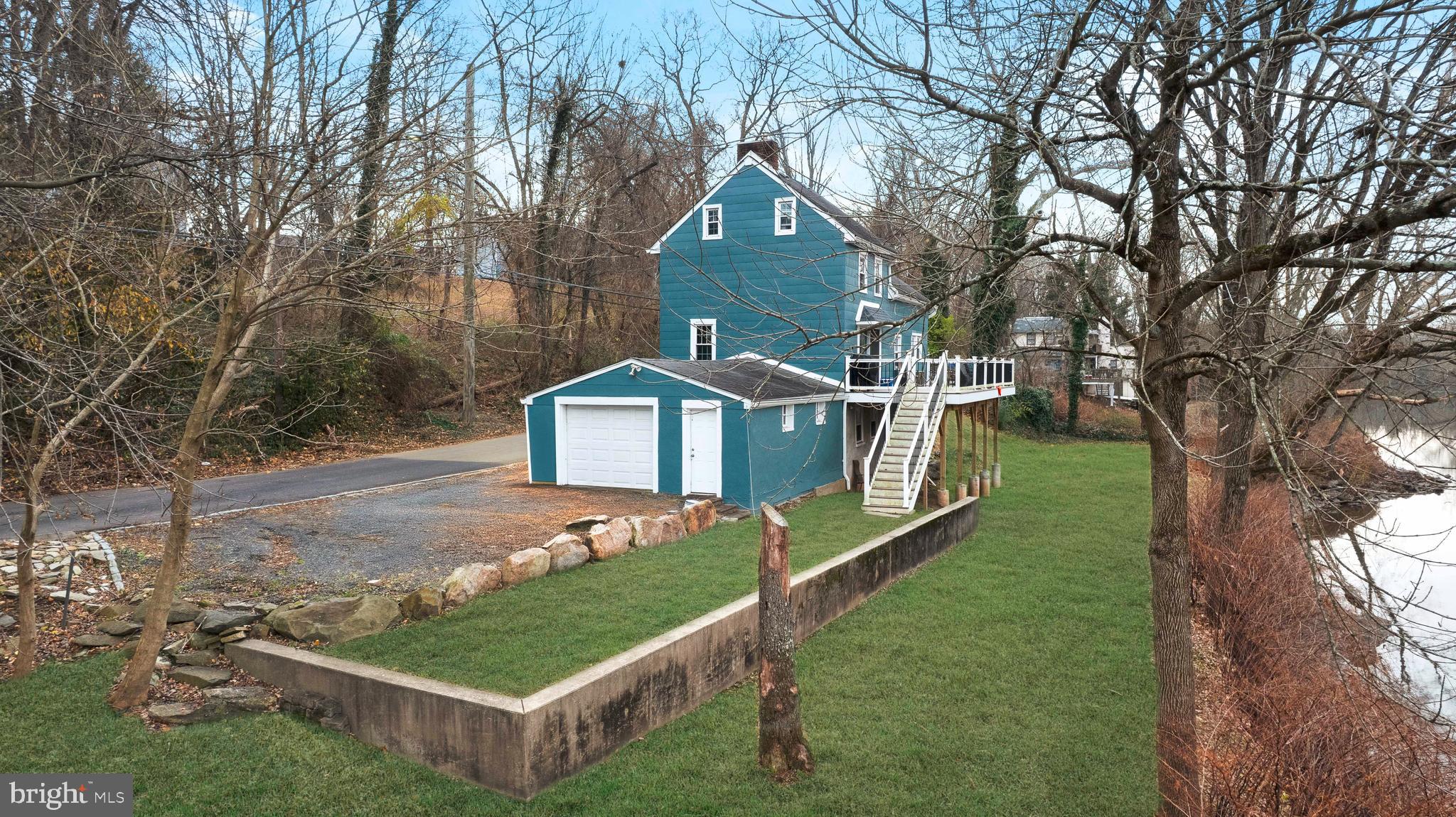 NEWPORTVILLE - Residential