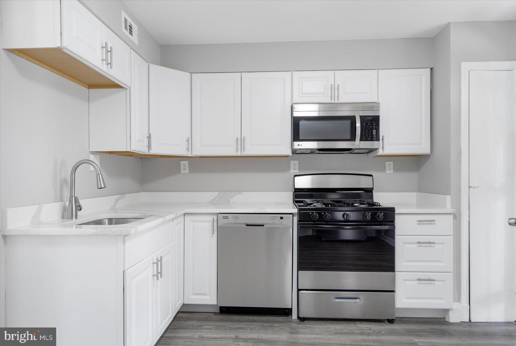 EASTFIELD - Residential