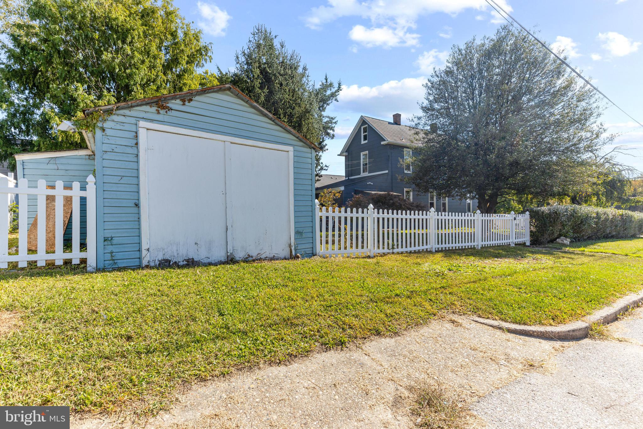 LANDSDOWNE - Residential