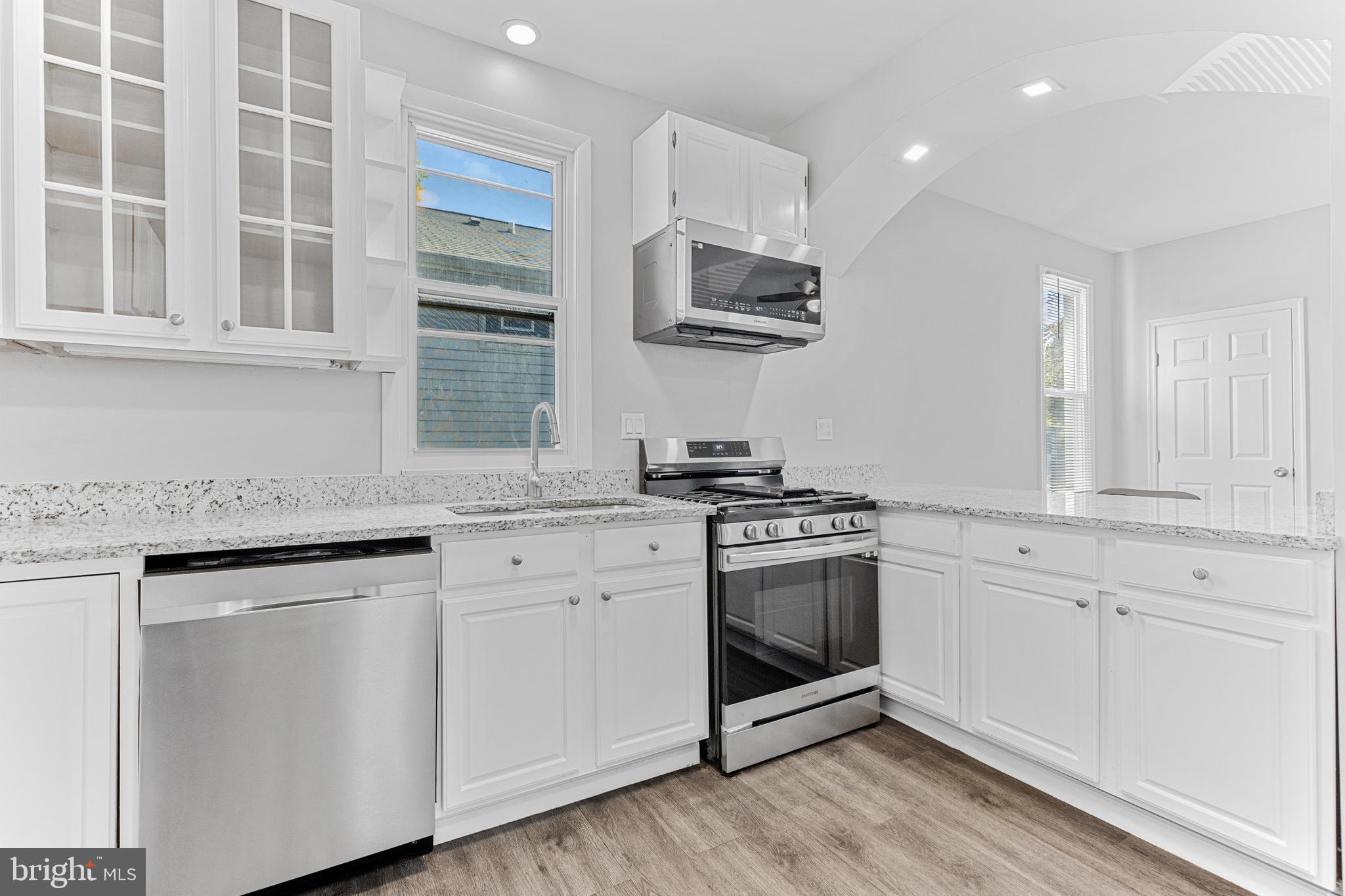 LANDSDOWNE - Residential