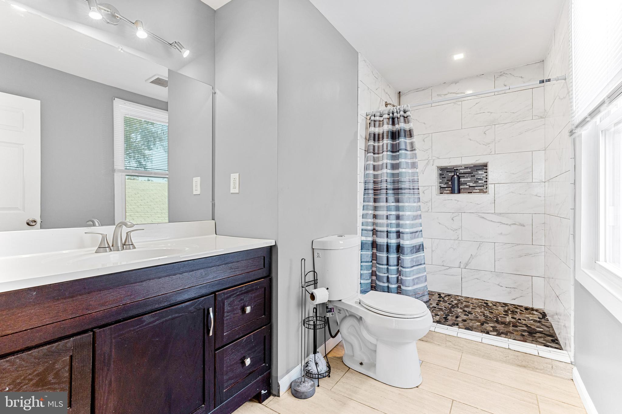 LANDSDOWNE - Residential