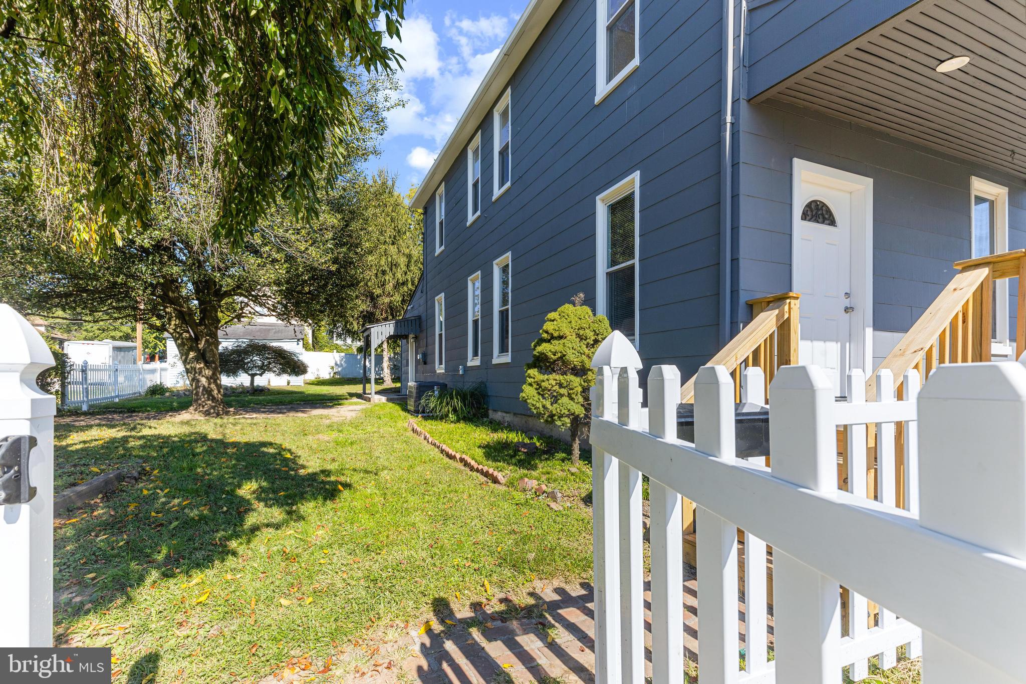 LANDSDOWNE - Residential