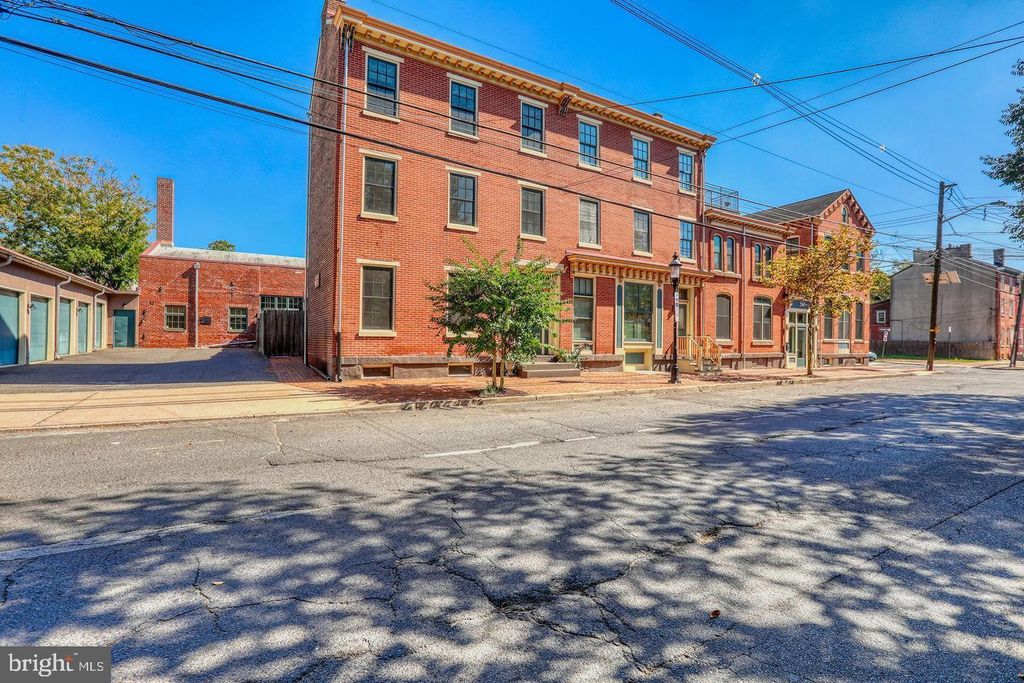 Photo of 242 Centre Street #3, TRENTON, NJ 08611 (MLS # NJME2077432)
