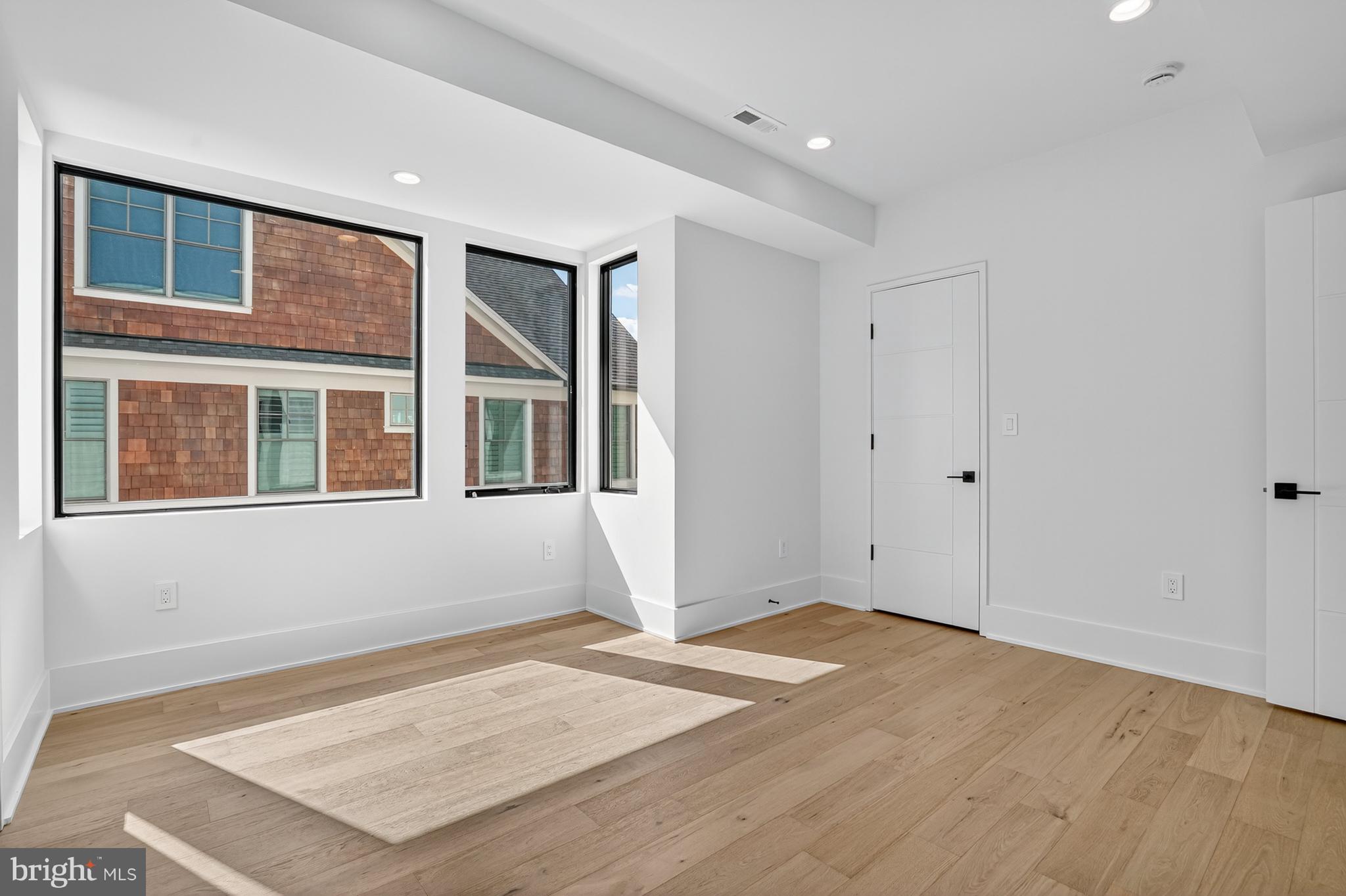 WEST MC LEAN - Residential