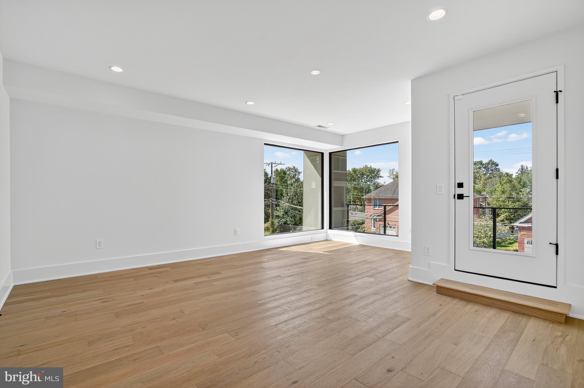 WEST MC LEAN - Residential