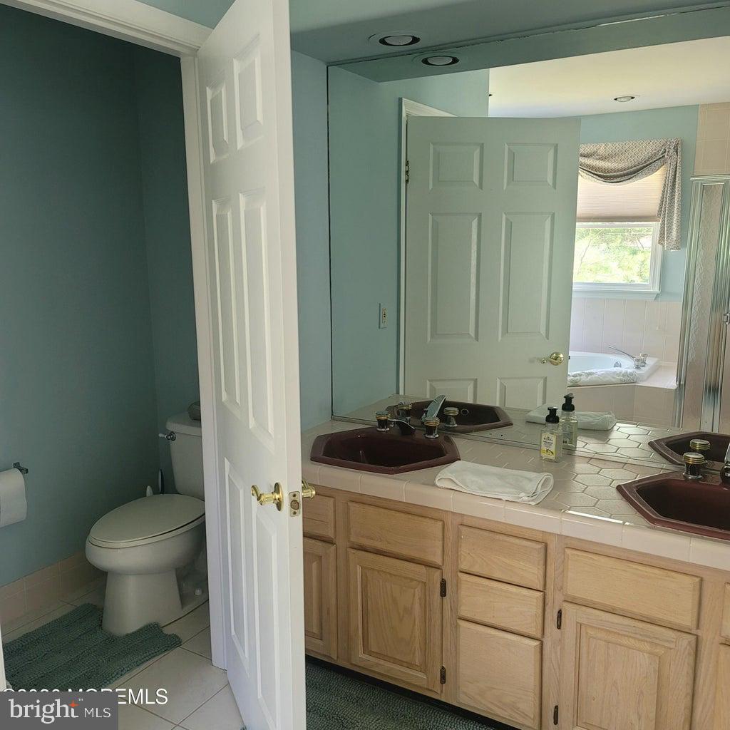 2335 KIRA COURT