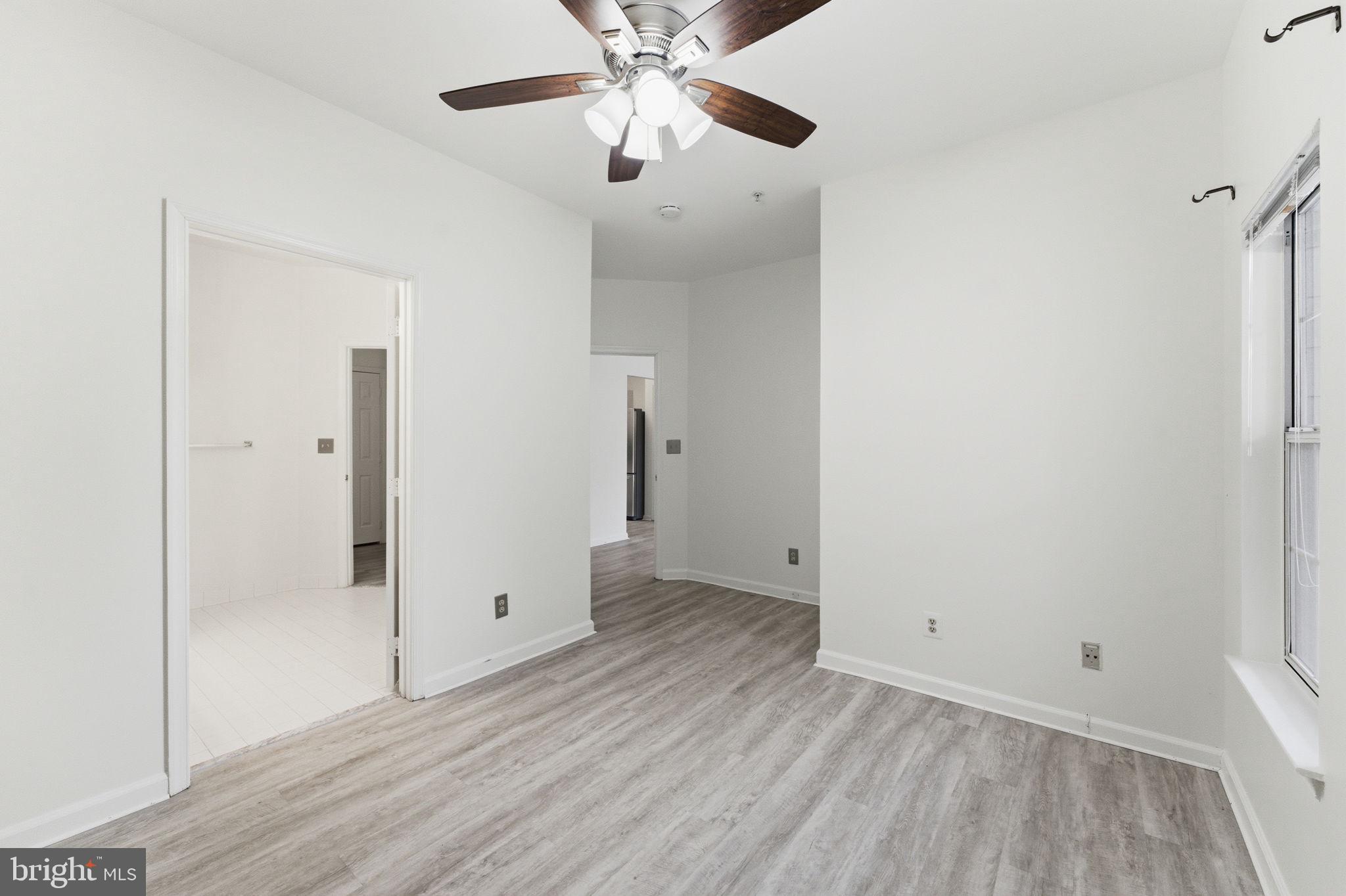 EDGEWATER AT TOWN CENTER - Residential