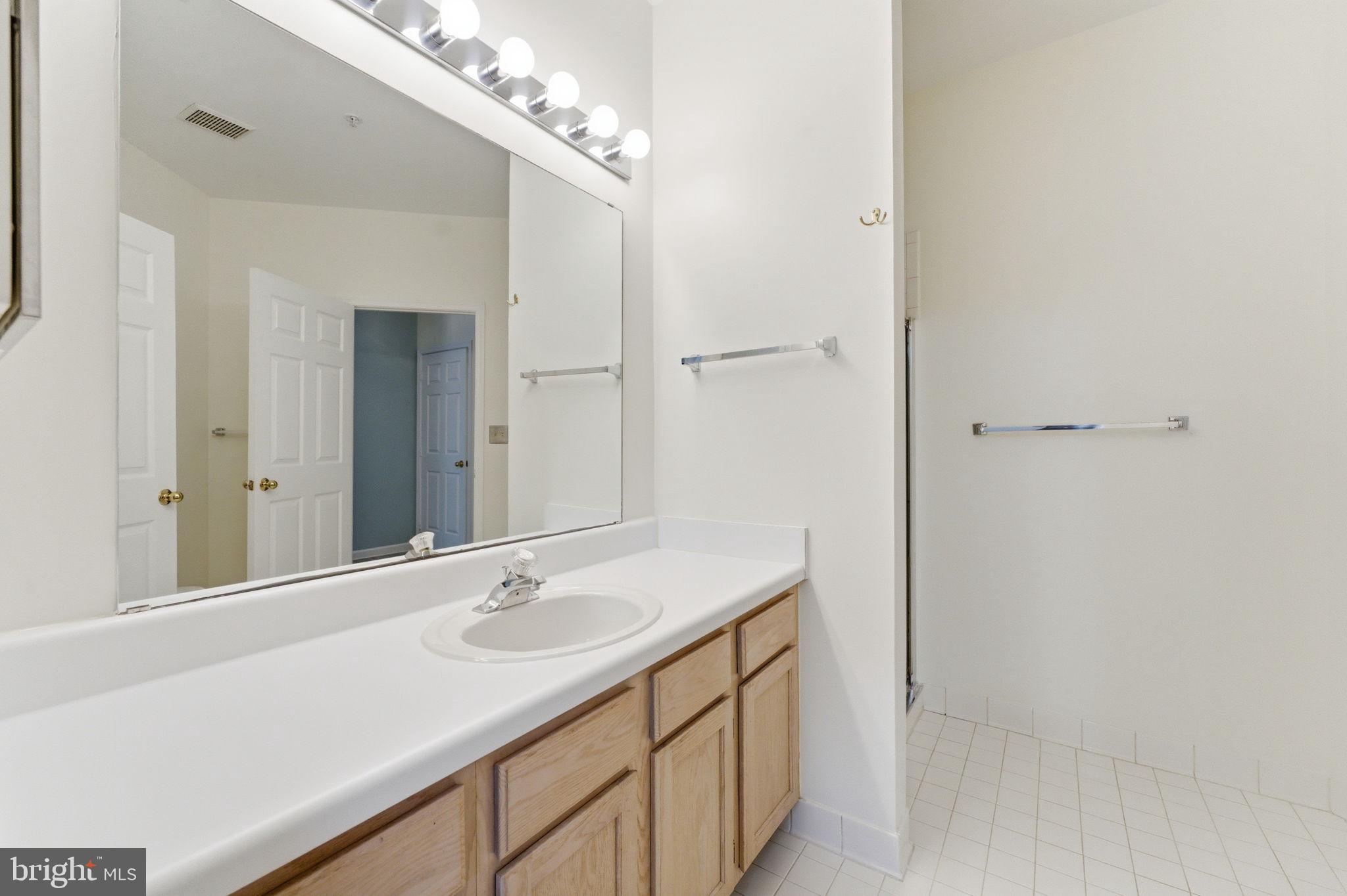 EDGEWATER AT TOWN CENTER - Residential