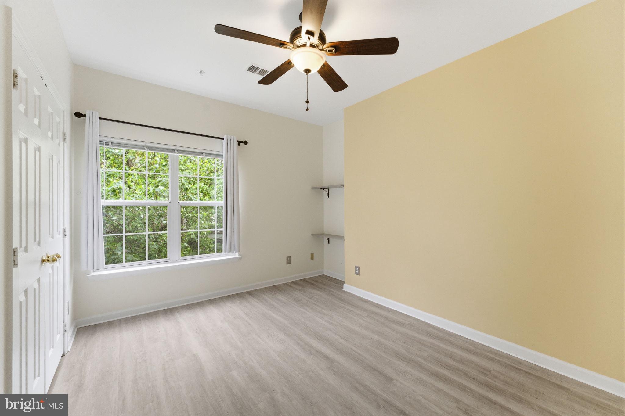 EDGEWATER AT TOWN CENTER - Residential