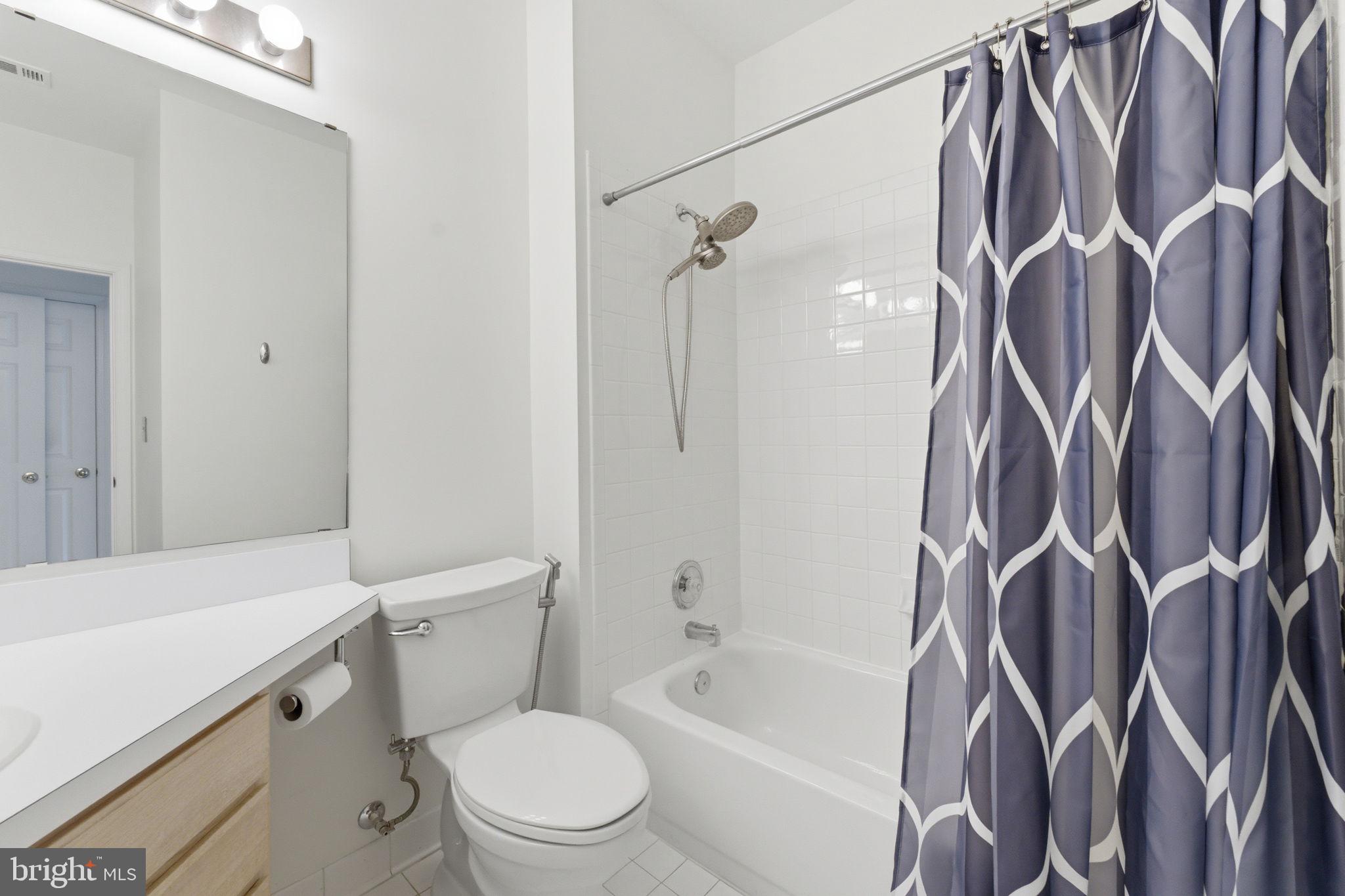 EDGEWATER AT TOWN CENTER - Residential