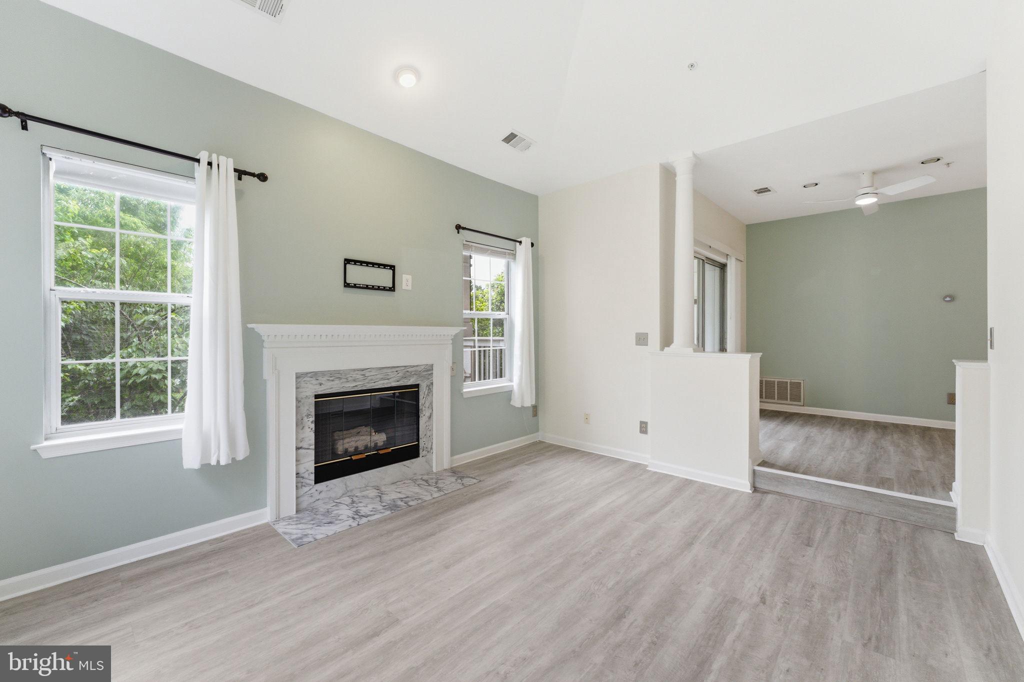 EDGEWATER AT TOWN CENTER - Residential
