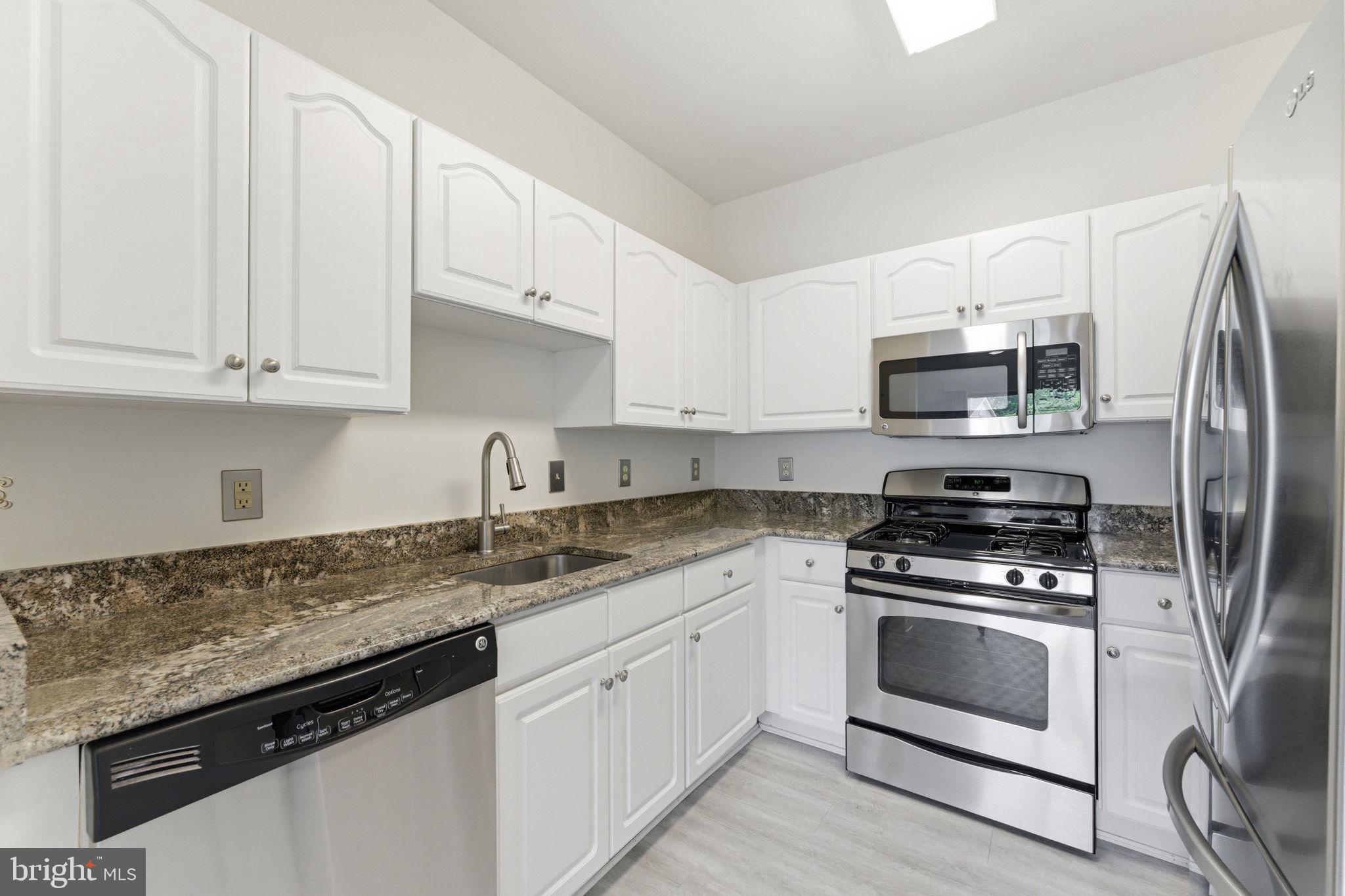 EDGEWATER AT TOWN CENTER - Residential