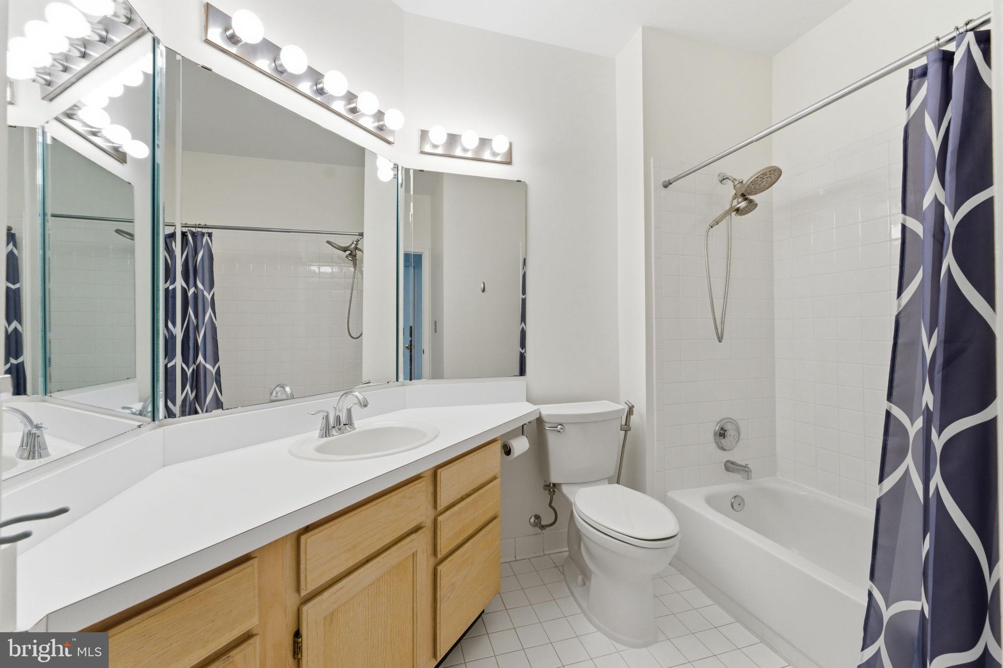 EDGEWATER AT TOWN CENTER - Residential