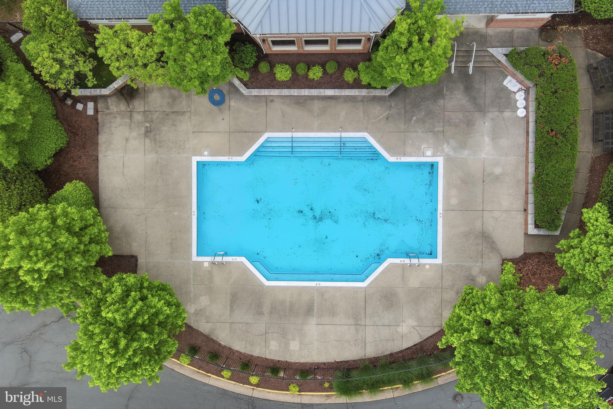 EDGEWATER AT TOWN CENTER - Residential