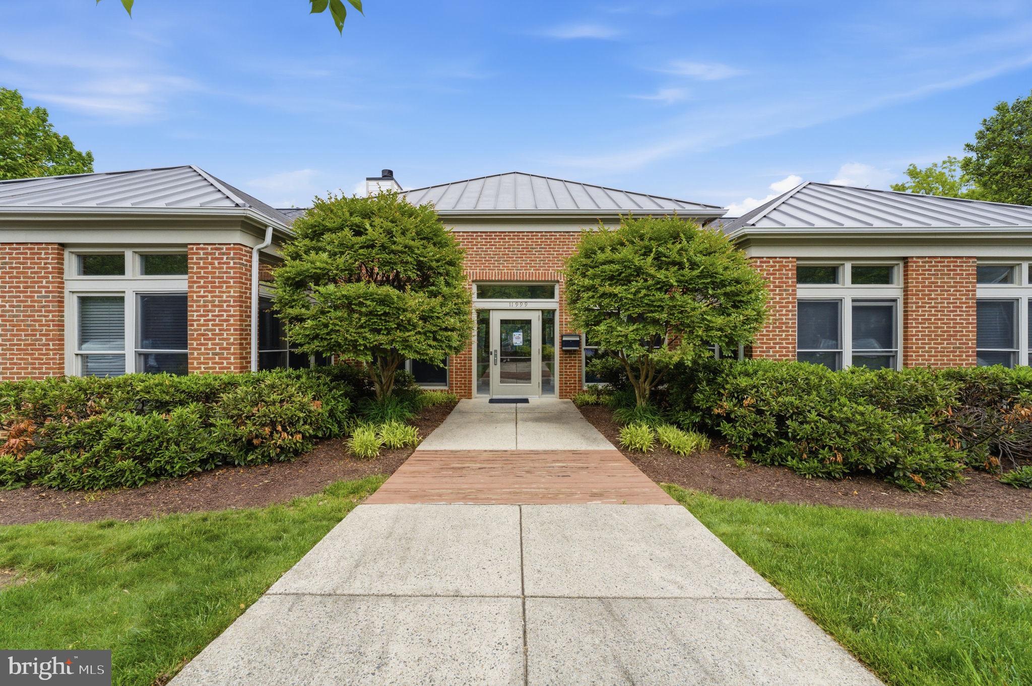 EDGEWATER AT TOWN CENTER - Residential