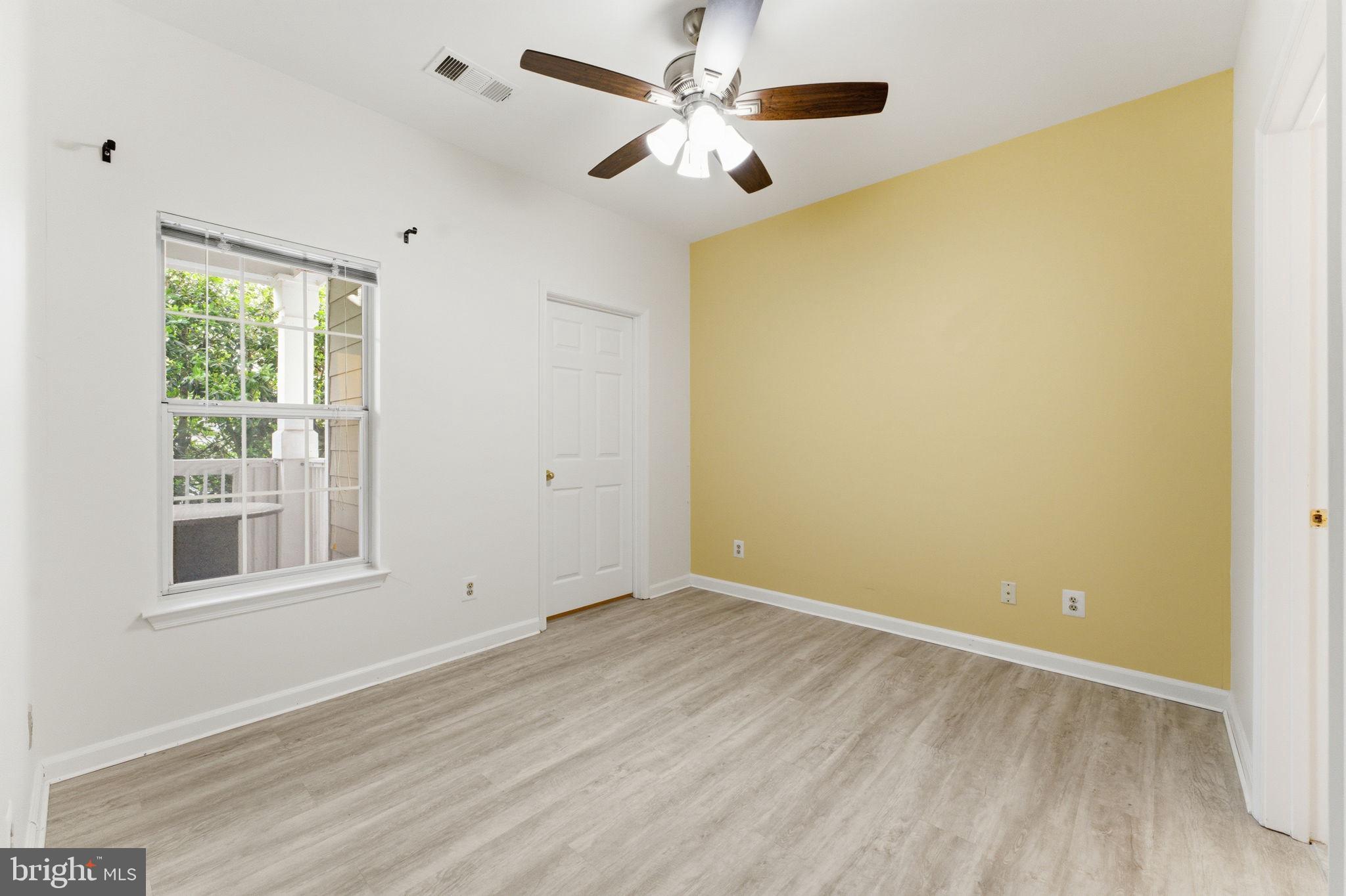 EDGEWATER AT TOWN CENTER - Residential
