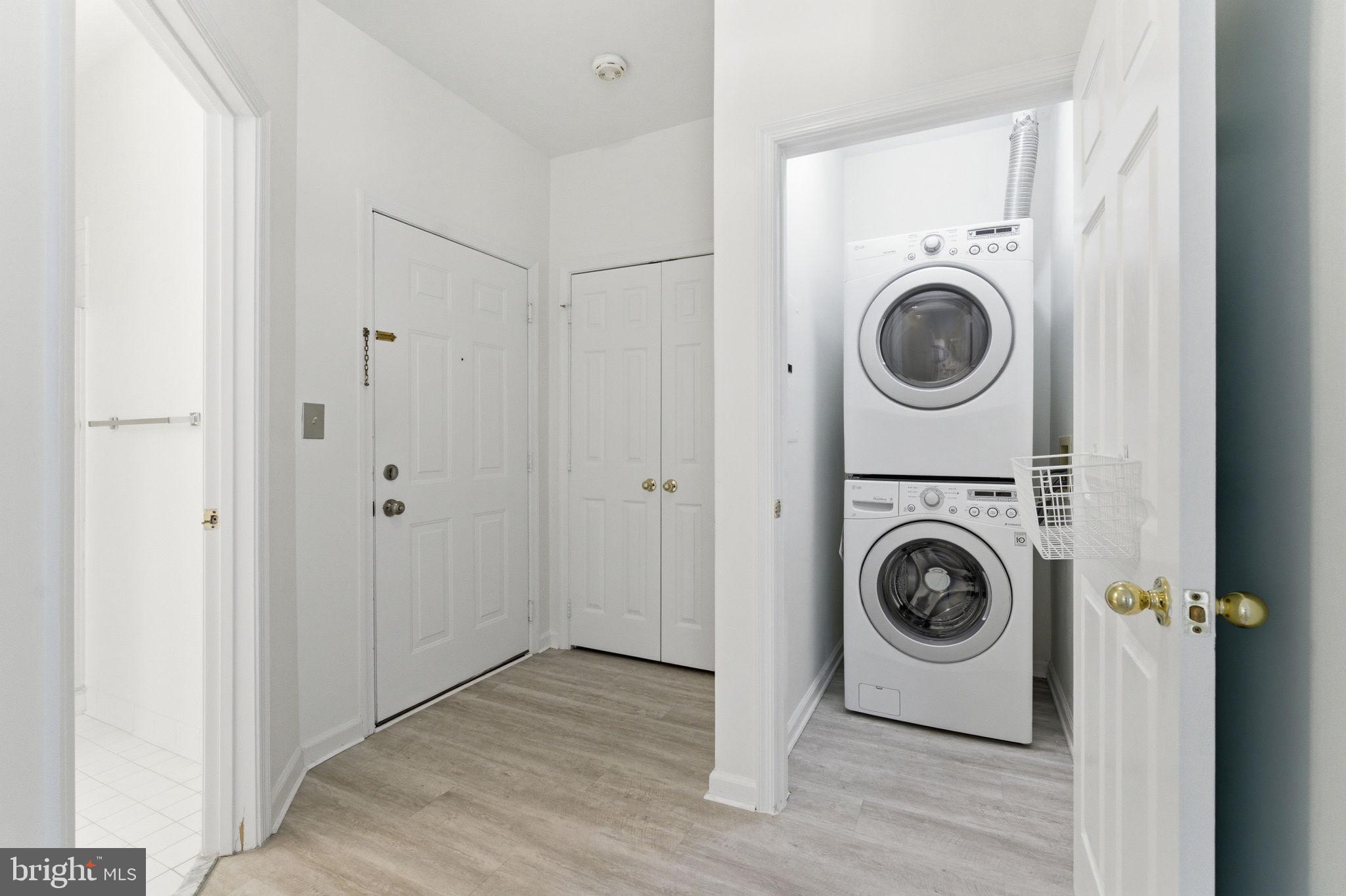 EDGEWATER AT TOWN CENTER - Residential