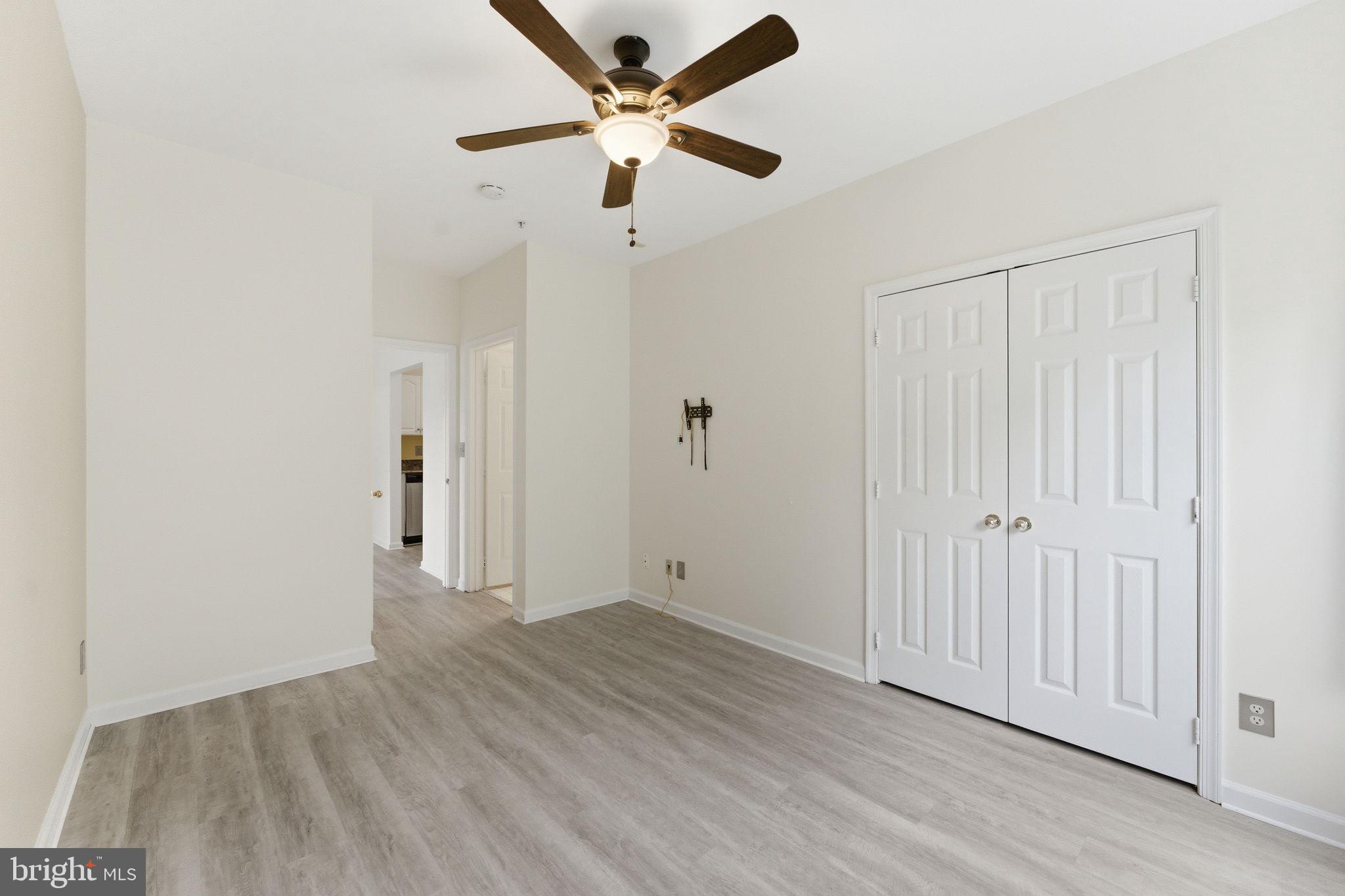 EDGEWATER AT TOWN CENTER - Residential