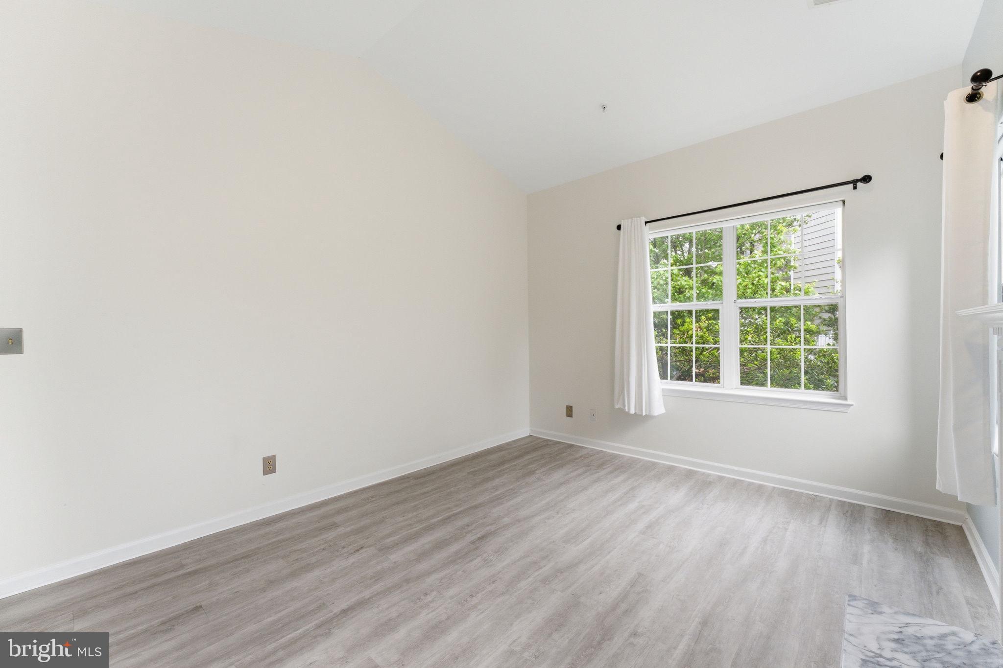 EDGEWATER AT TOWN CENTER - Residential