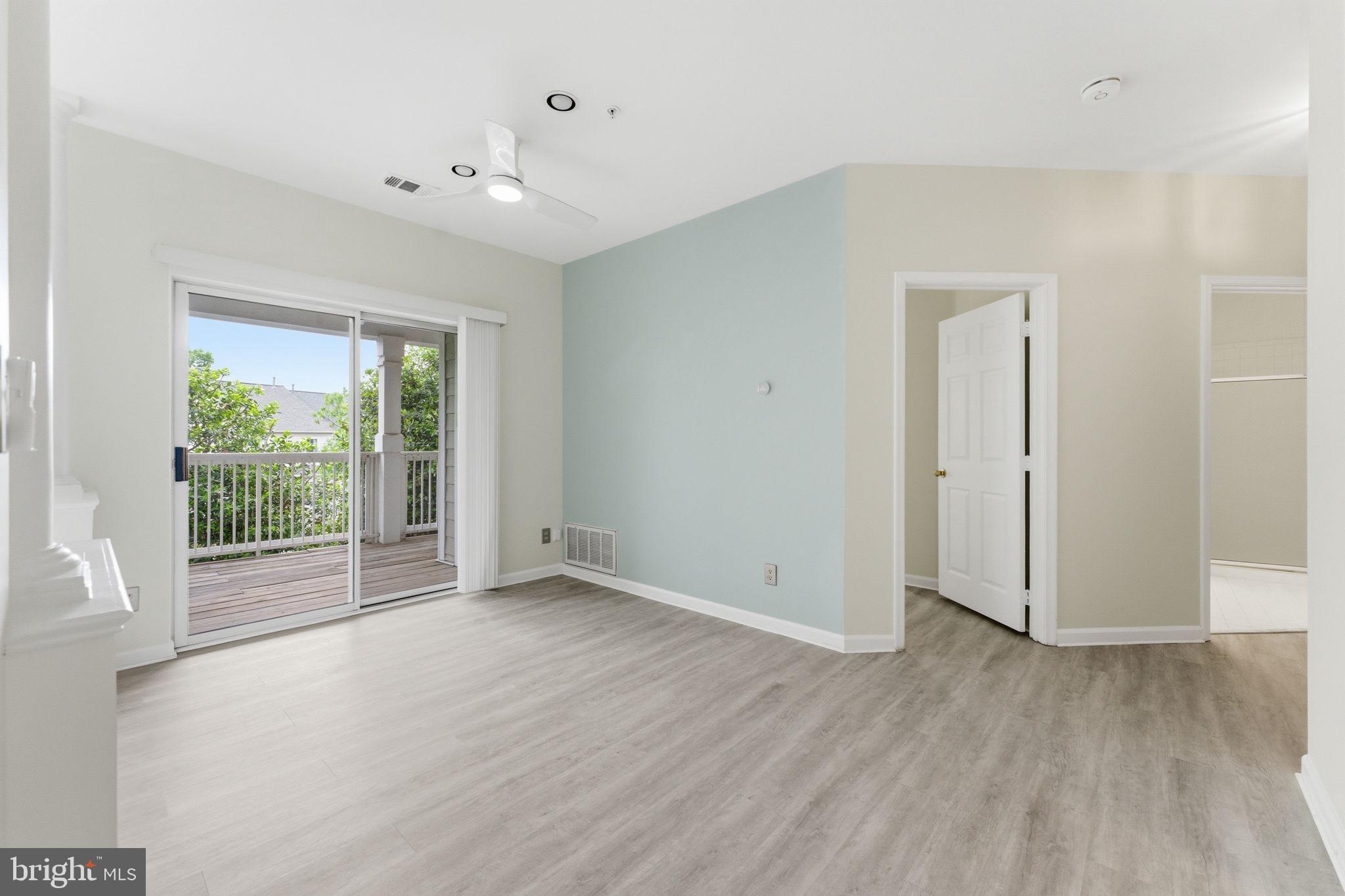 EDGEWATER AT TOWN CENTER - Residential