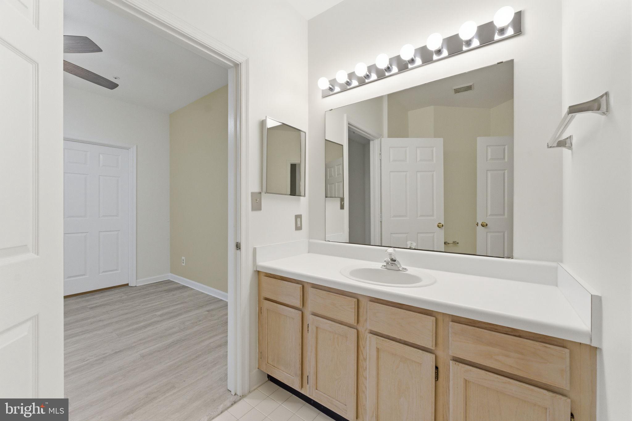 EDGEWATER AT TOWN CENTER - Residential