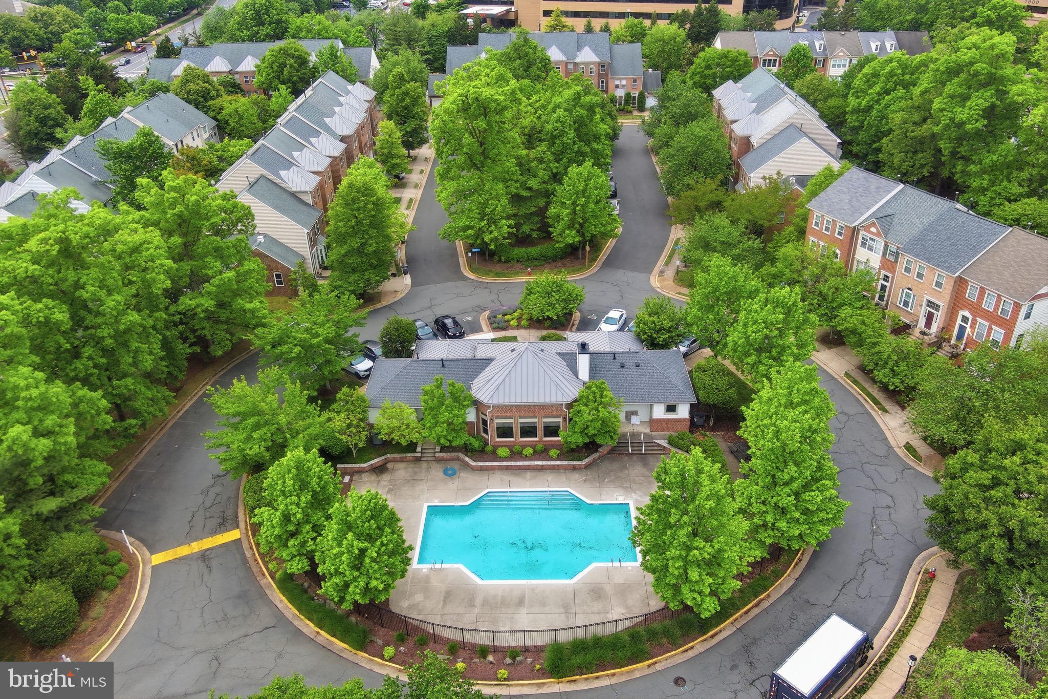 EDGEWATER AT TOWN CENTER - Residential