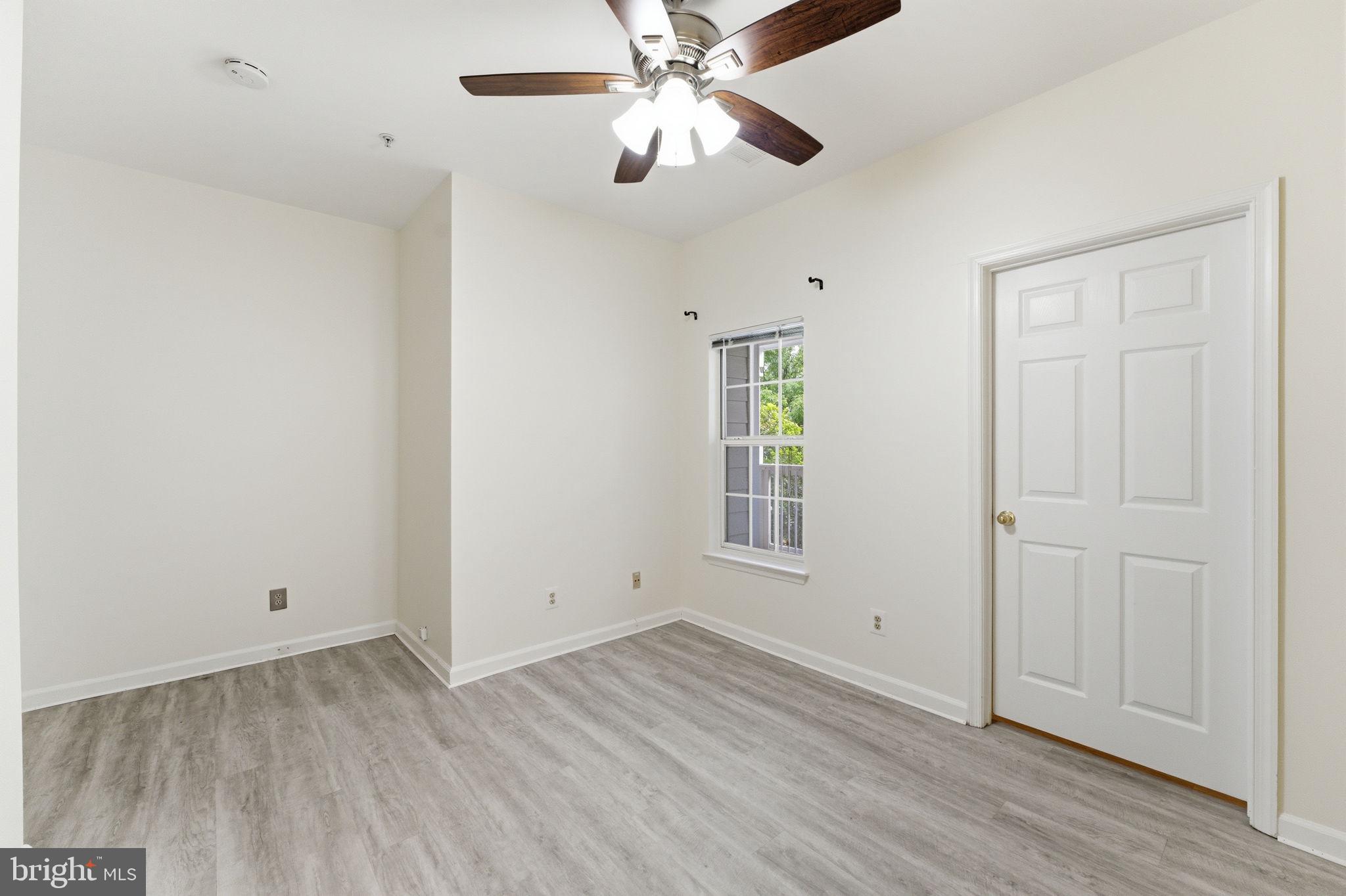 EDGEWATER AT TOWN CENTER - Residential