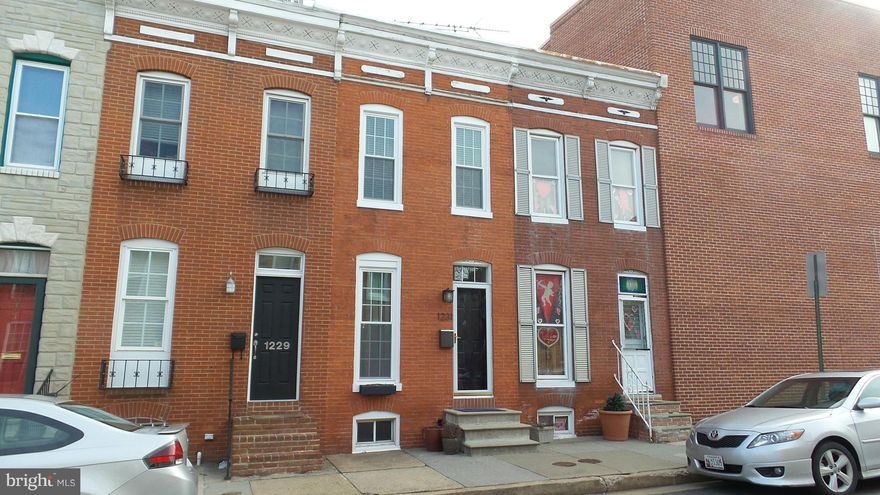 OPEN CANCELLED home in heart of Fed Hill but on quiet 1 way street. This one just shines! Gorgeous new hardwd flrs, huge priv brick patio, new triple pane windows, 2 br's each w a walk-in closet (!), 2nd fl laundry, updated kit, bath, and 1st fl 1/2 bath. Rubber roof, Central air, Freshly paintd thru-out. 1/2 block to West St garage. Great storage in basemt. Walk to EVERYTHING! Why rent??