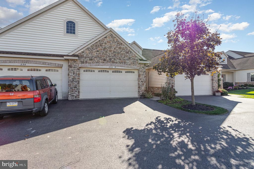 Photo of 232 Masonic Drive, ELIZABETHTOWN, PA 17022 (MLS # PALA2059100)