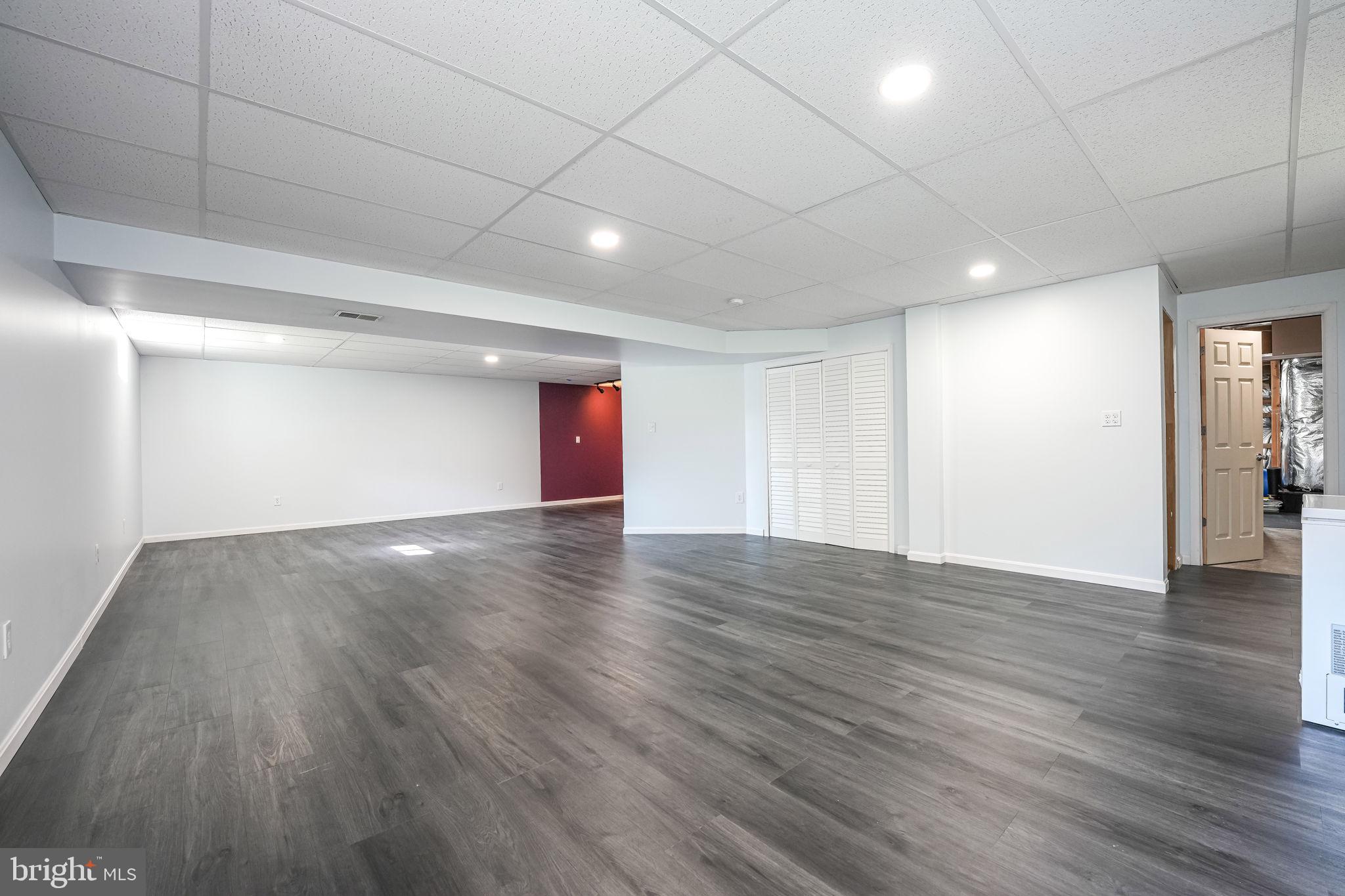 CREST RIDGE ESTATES - Residential