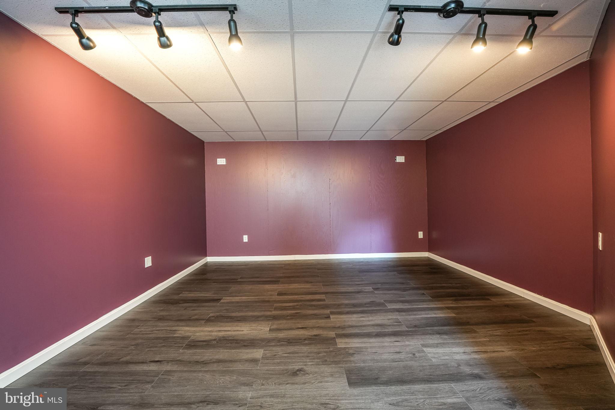 CREST RIDGE ESTATES - Residential