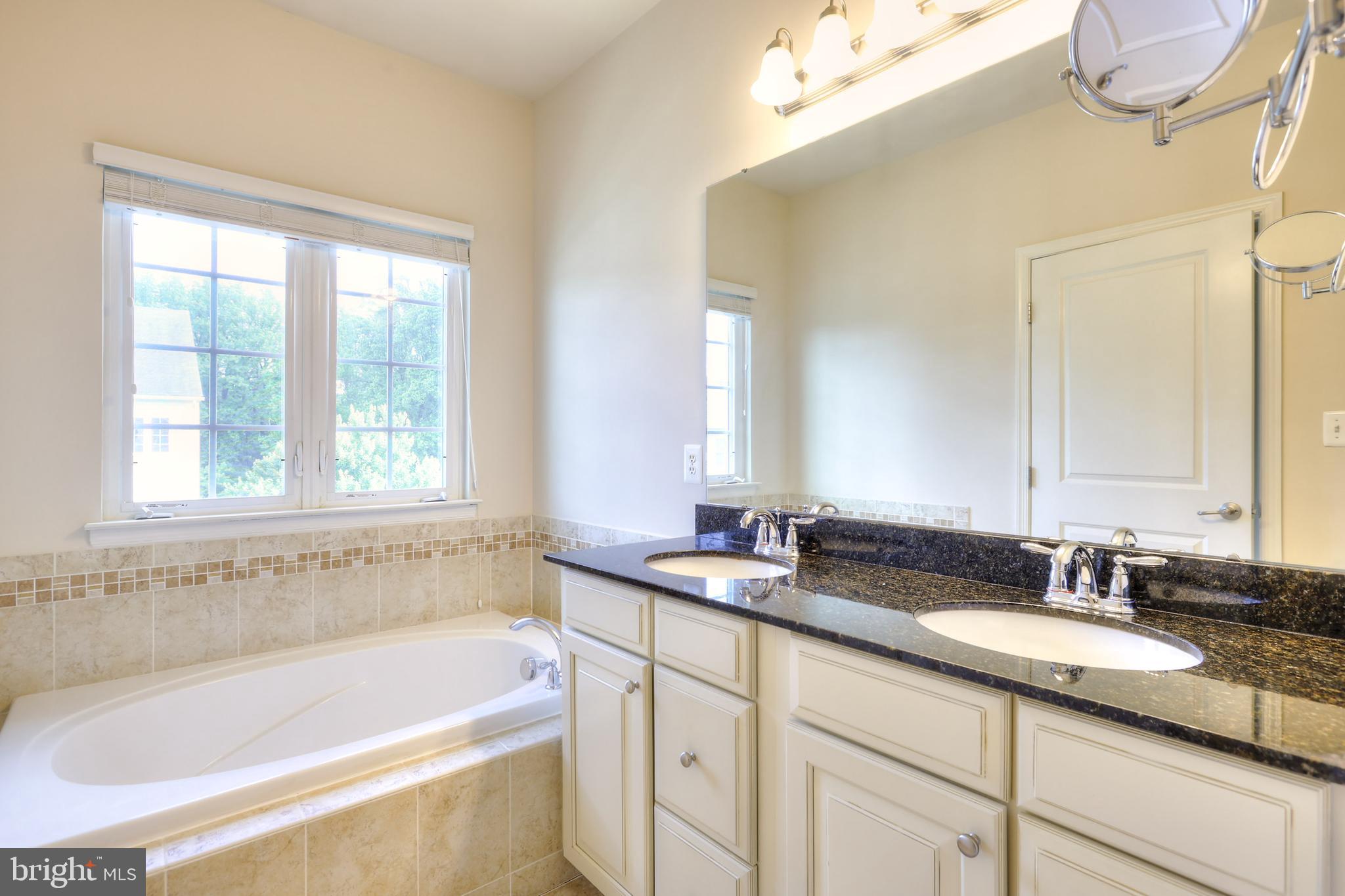 THE PARK AT ADDISON METRO - Residential Lease