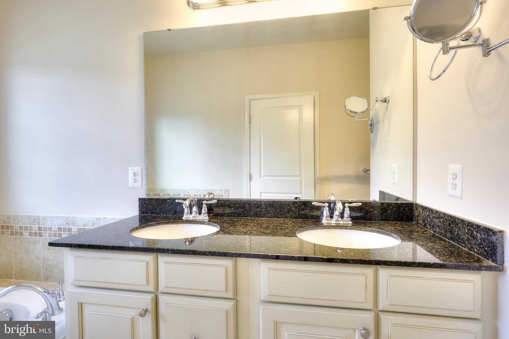 THE PARK AT ADDISON METRO - Residential Lease