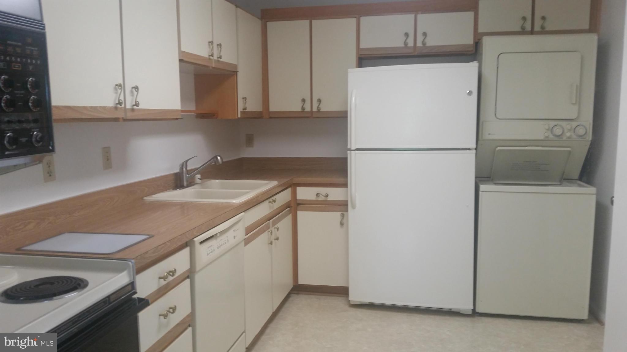 GREENS AT LEISURE WORLD - Residential