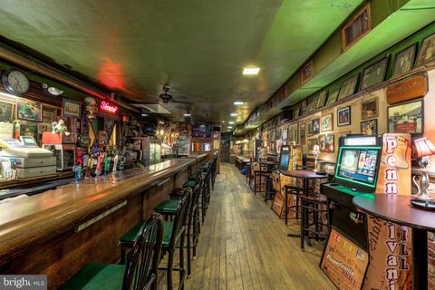 7405-07 WEST CHESTER PIKE UPPER DARBY PA 19082