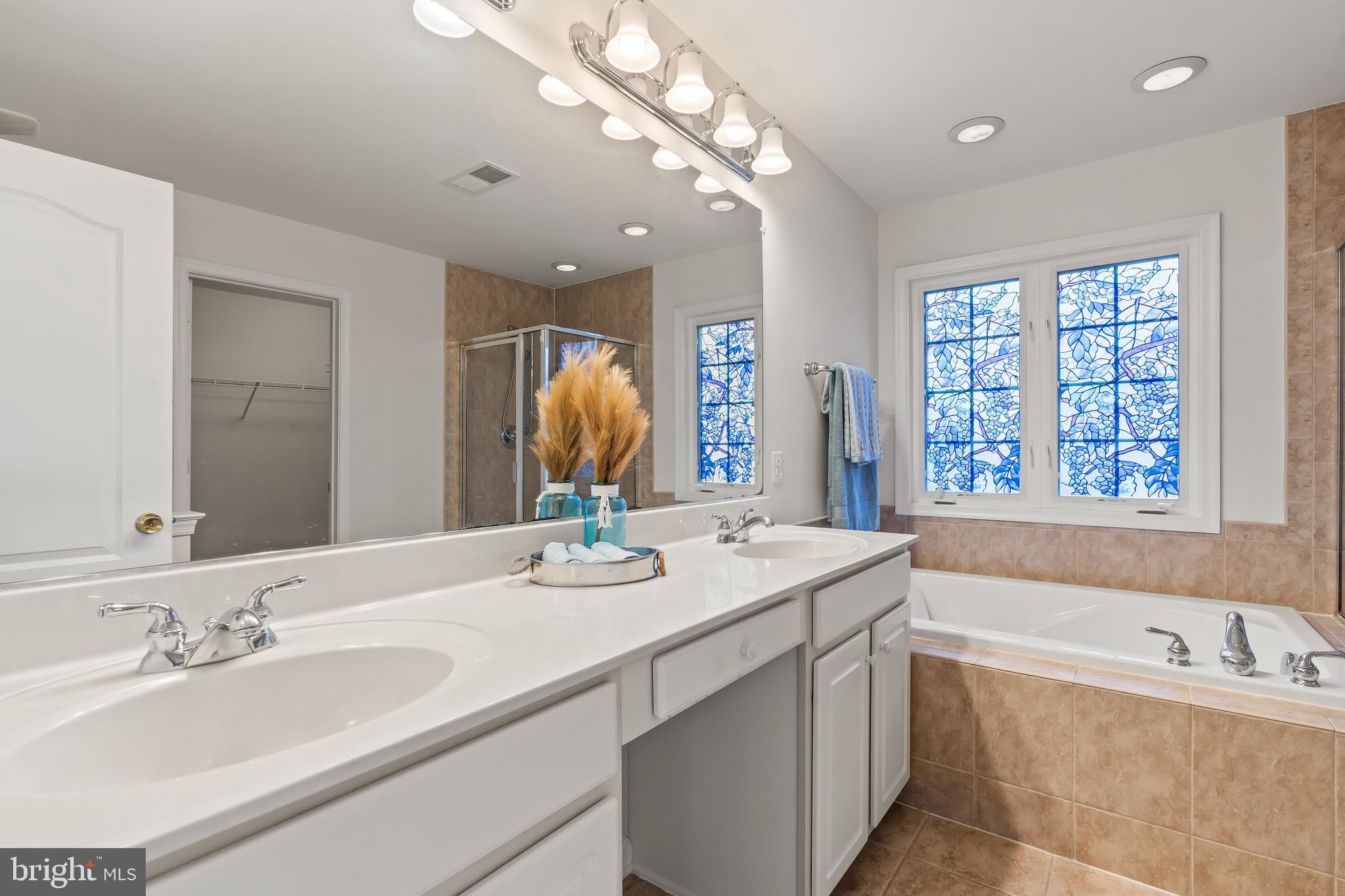 ARCHERS ROCK - Residential